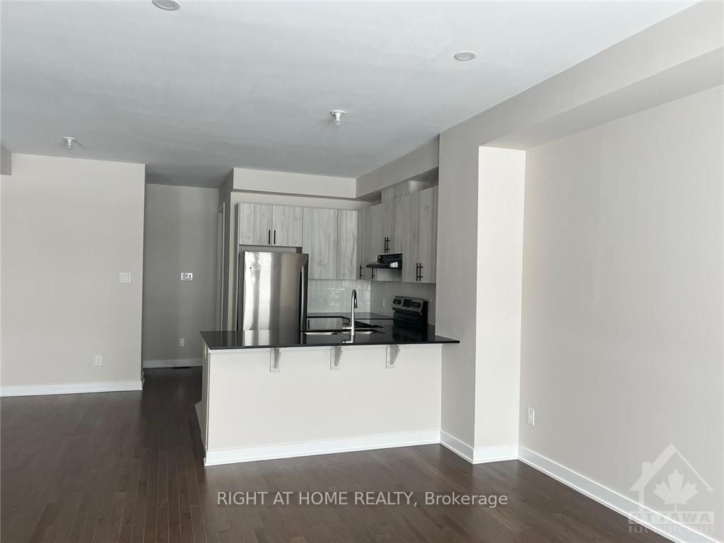 6325 PERTH Street, Stittsville - Munster - Richmond, ON K0A 2Z0 photo 5