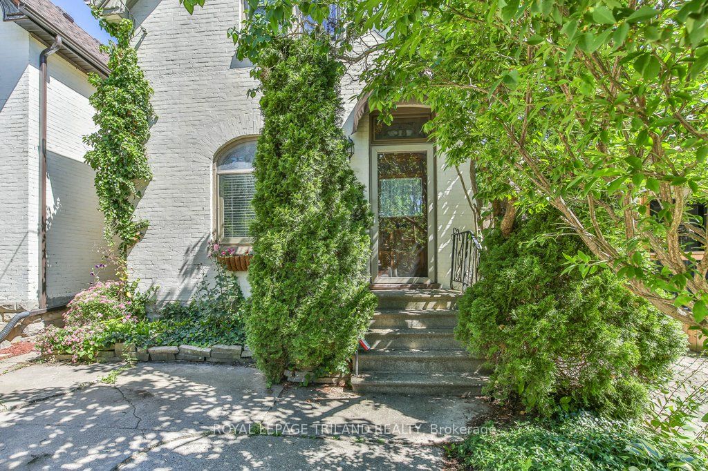38 BYRON Avenue E, London South, ON N6C 1C5 photo 2