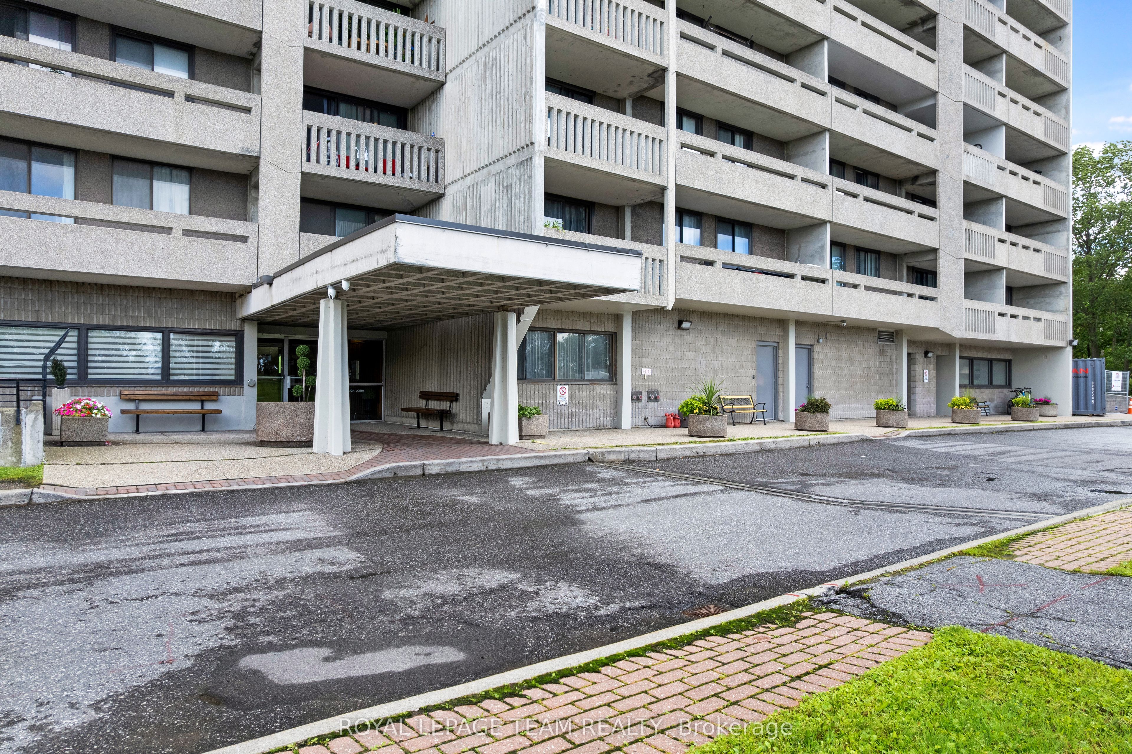 415 Greenview Avenue 1402, Britannia - Lincoln Heights and Area, ON K2B 8G5 photo 2