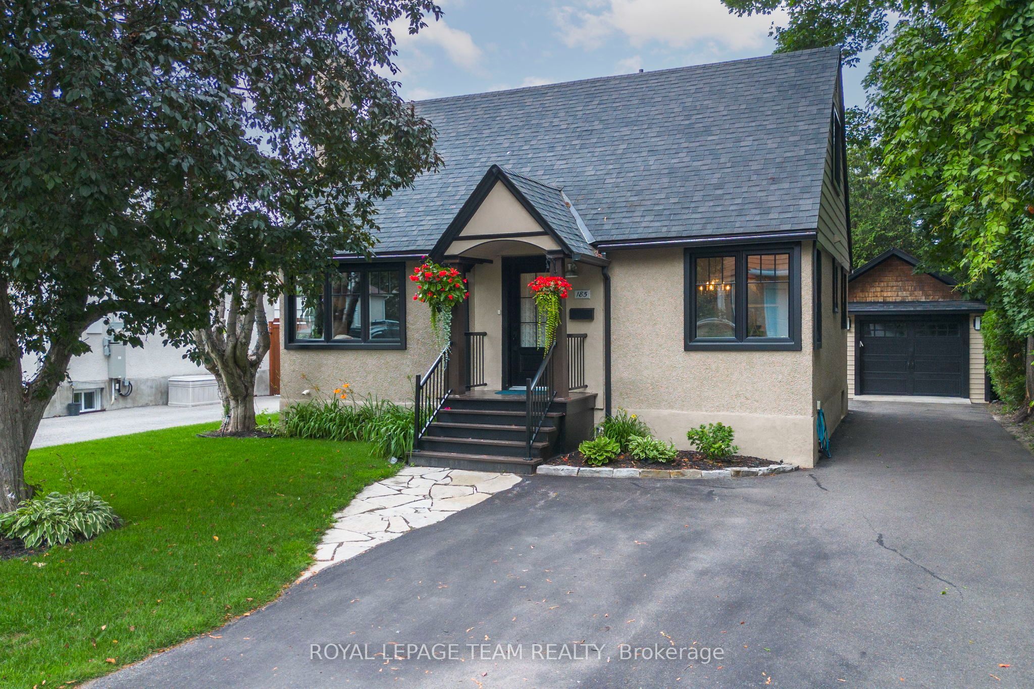 185 Camelia Avenue, Manor Park - Cardinal Glen and Area, ON K1K 2X7