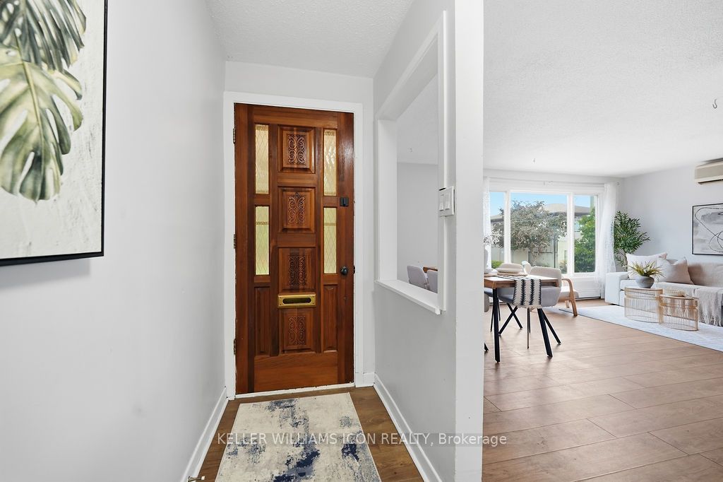 313 Savard Avenue, Vanier and Kingsview Park, ON K1L 7S1 photo 3