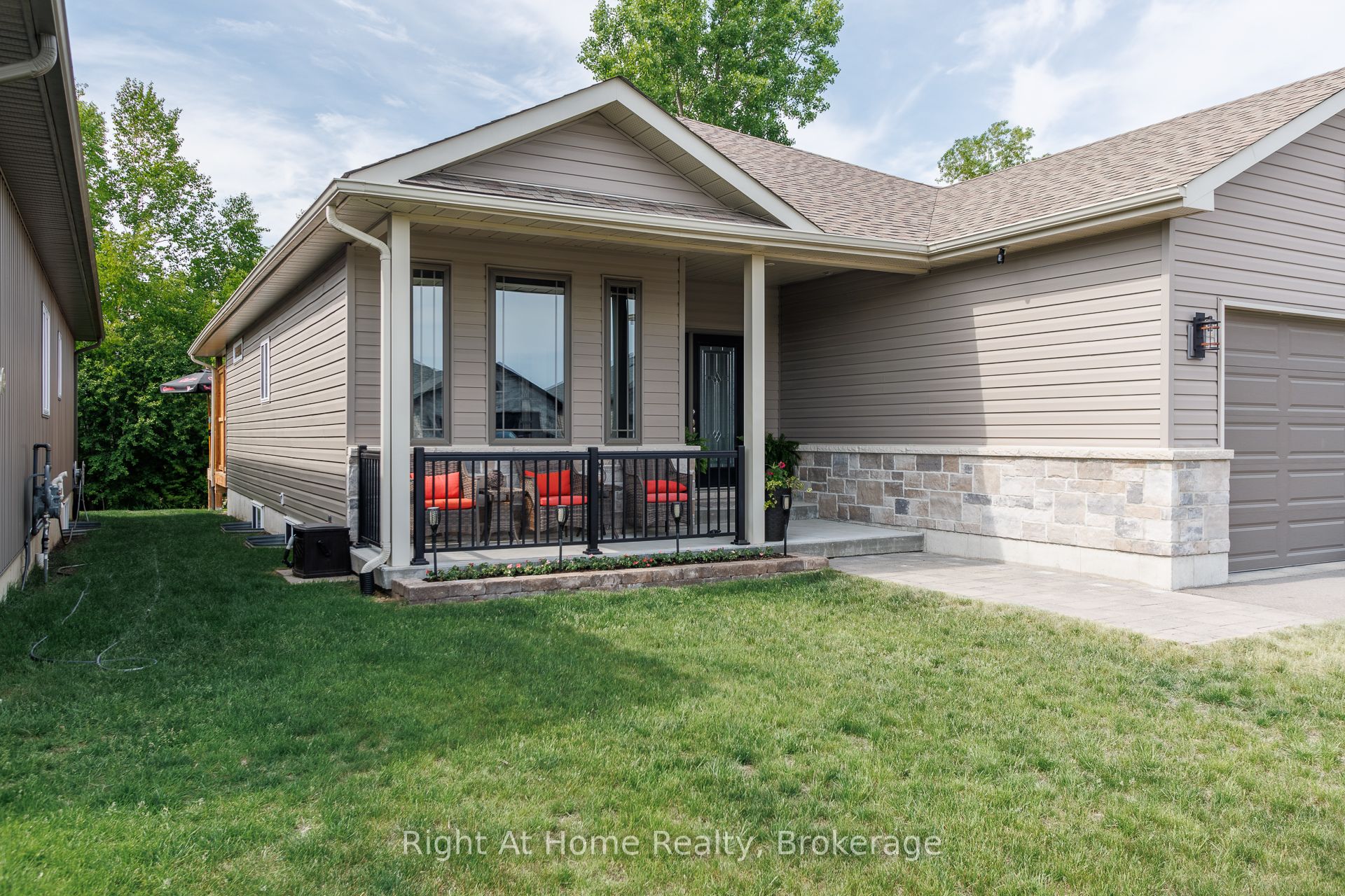 40 Birchmount Street, Quinte West, ON K8V 0C6