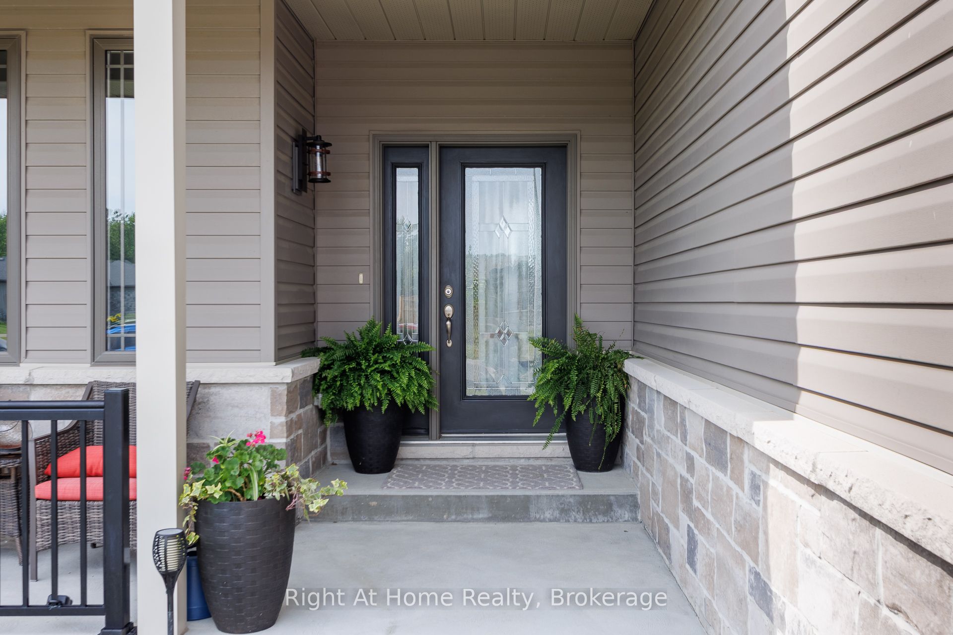 40 Birchmount Street, Quinte West, ON K8V 0C6 photo 2