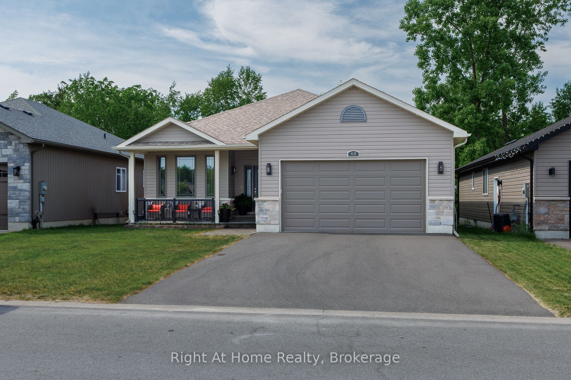 40 Birchmount Street, Quinte West, ON K8V 0C6 photo 3