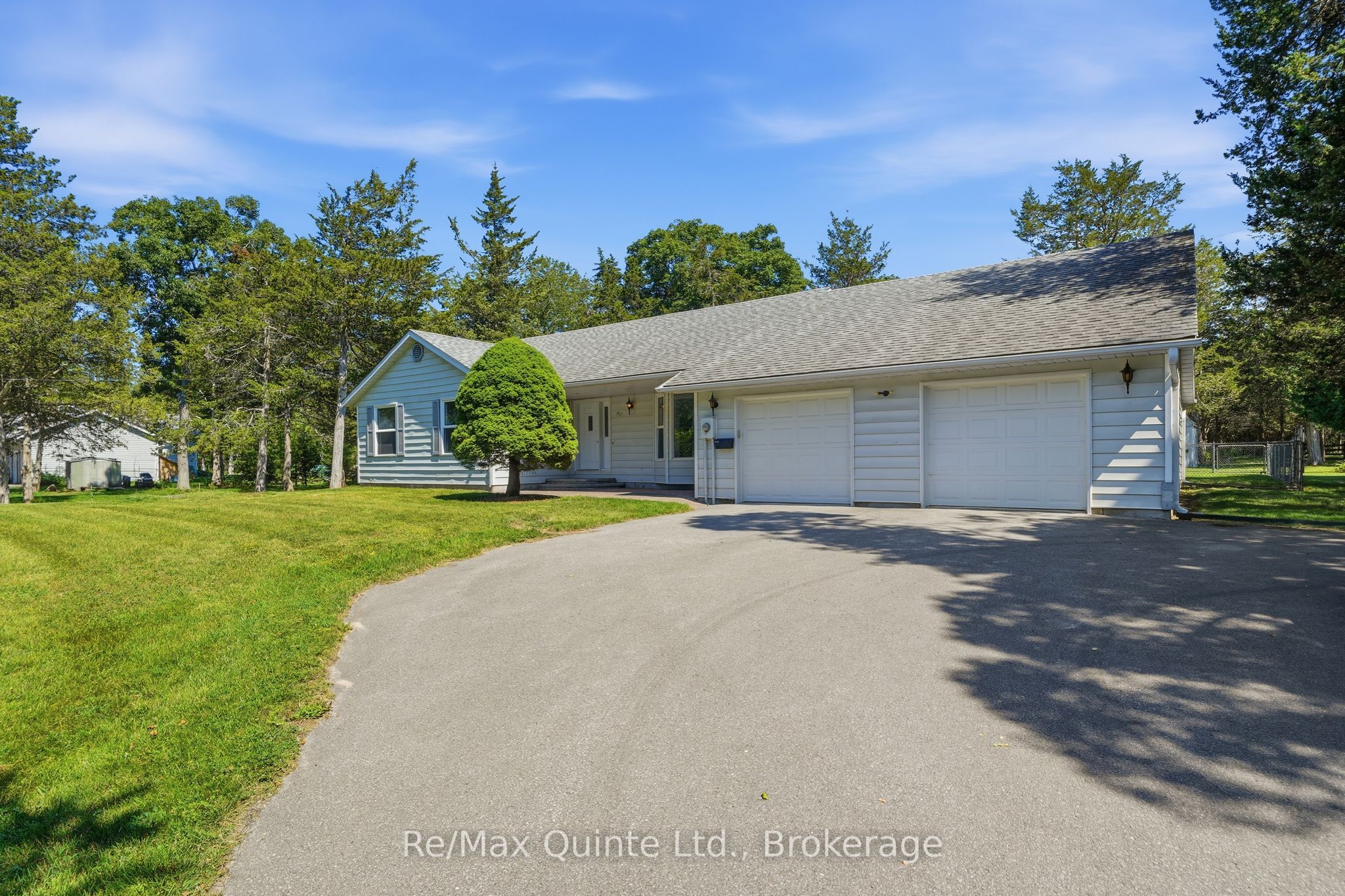 1076 Massassauga Road, Prince Edward County, ON K8N 4Z7 photo 2