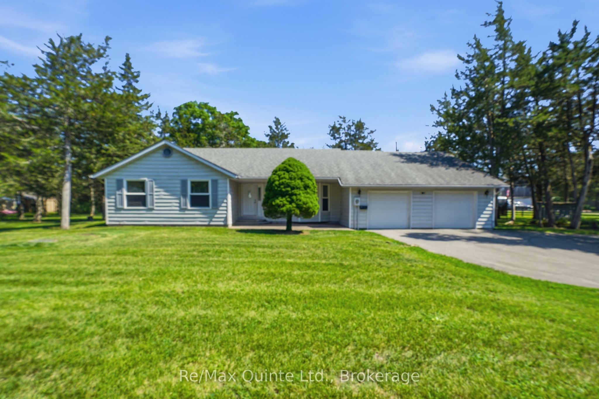 1076 Massassauga Road, Prince Edward County, ON K8N 4Z7 photo 3