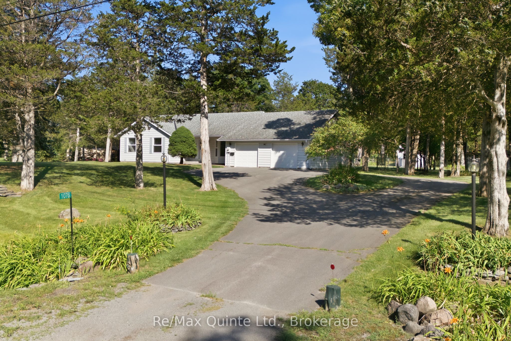 1076 Massassauga Road, Prince Edward County, ON K8N 4Z7 photo 5