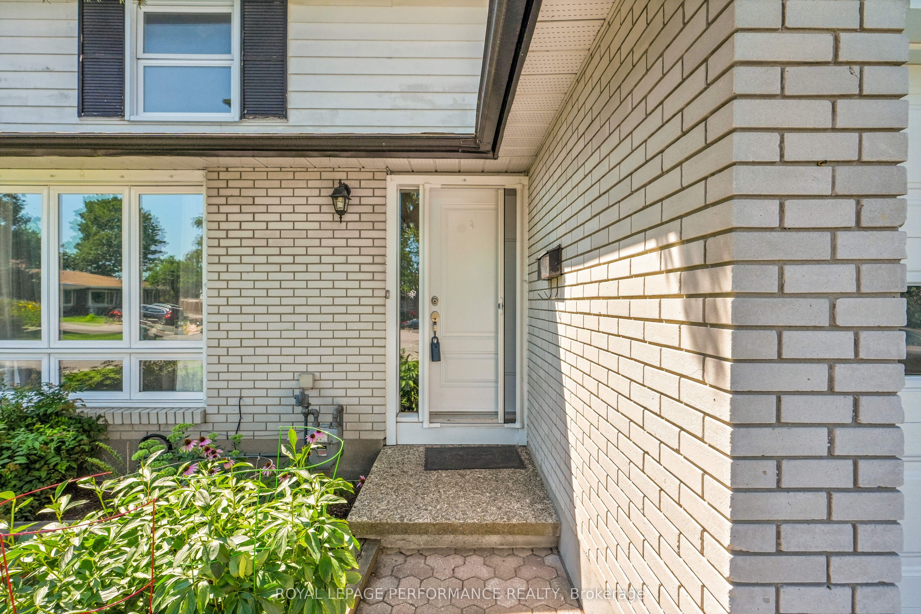 1080 Cloverlawn Court, Beacon Hill North - South and Area, ON K1J 6V8 photo 2