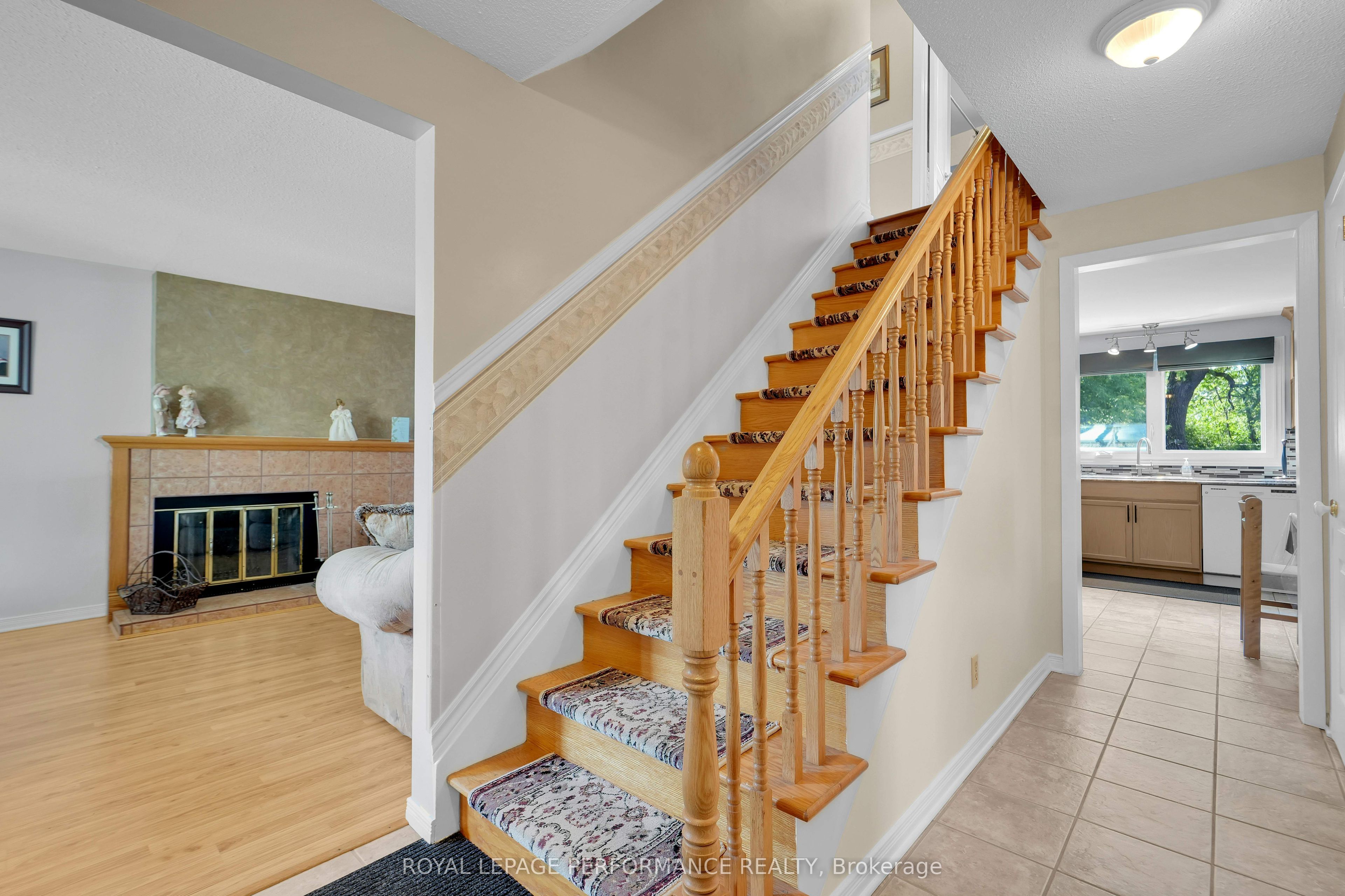 1080 Cloverlawn Court, Beacon Hill North - South and Area, ON K1J 6V8 photo 3
