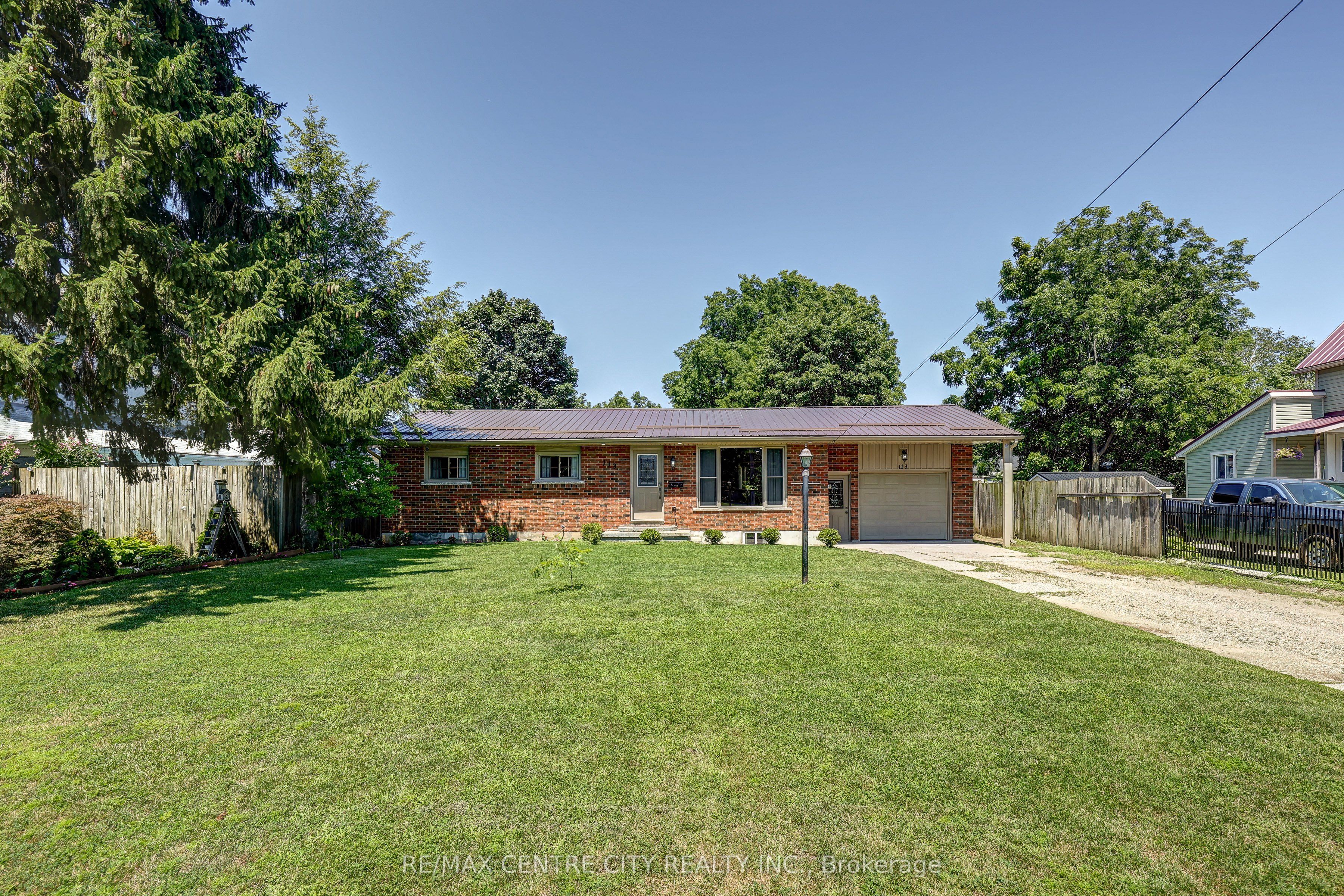113 South Street W, Aylmer, ON N5H 1R7