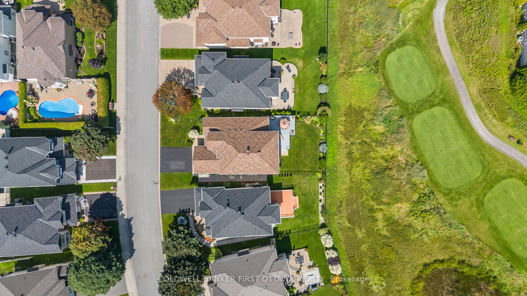 6 Blackshire Circle, Barrhaven, ON K2J 5L8 photo 4