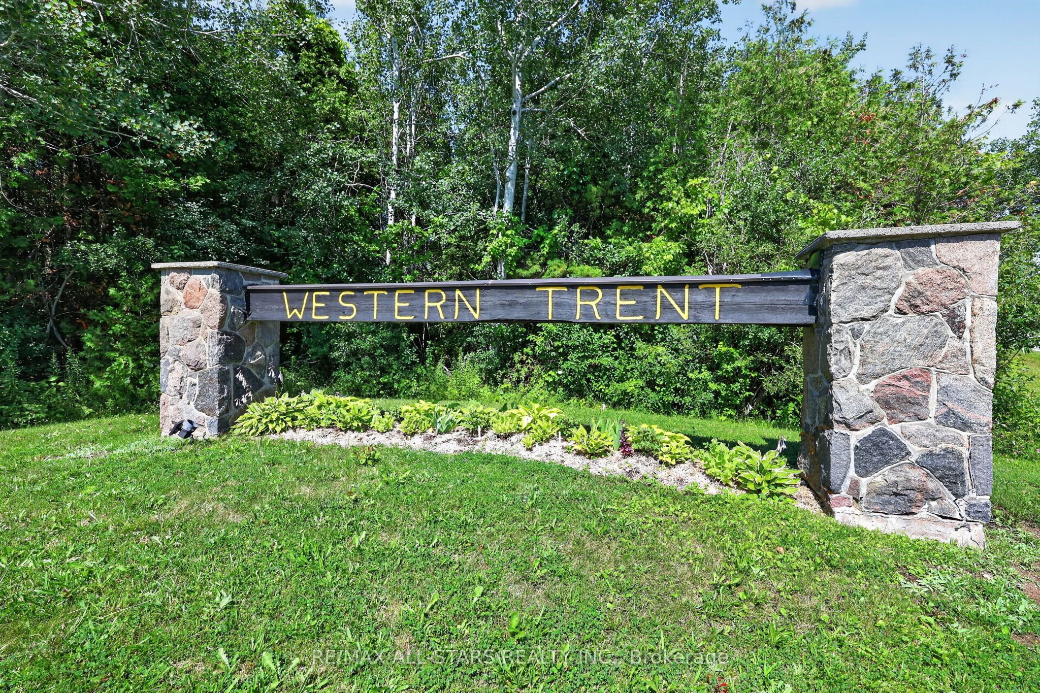6 Golf Court, Kawartha Lakes, ON K0M 2T0 photo 2