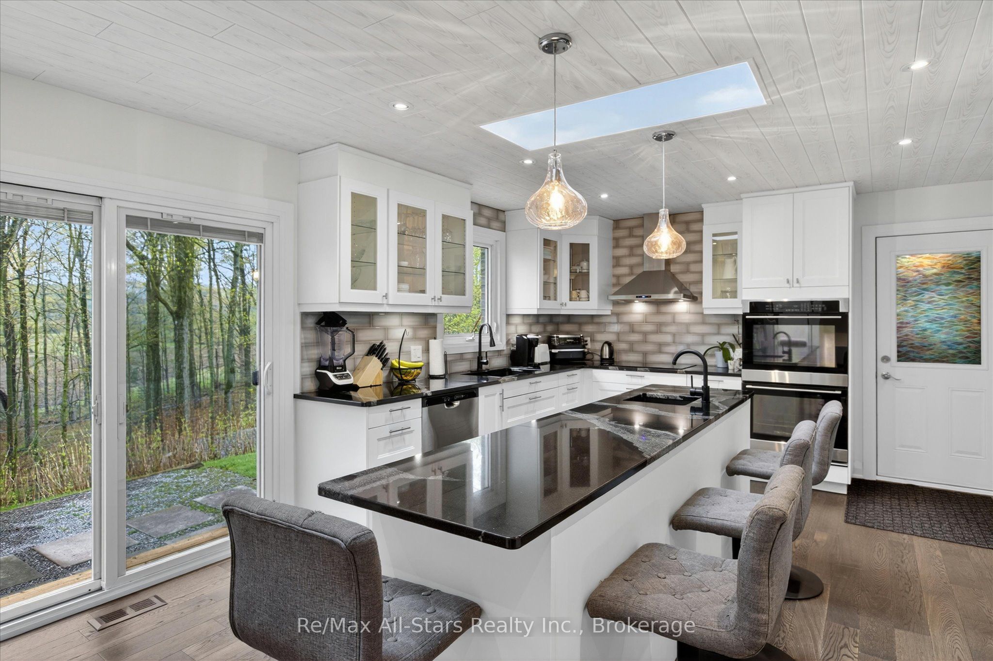 1558 Highway 7A, Kawartha Lakes, ON L0A 1A0 photo 4