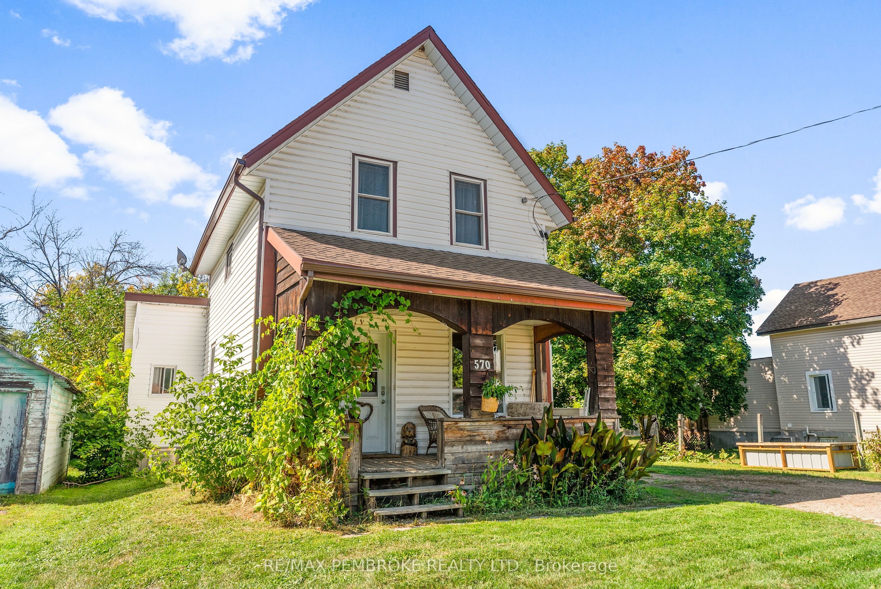 570 Eganville Road, Pembroke, ON K8A 4E9 photo 2