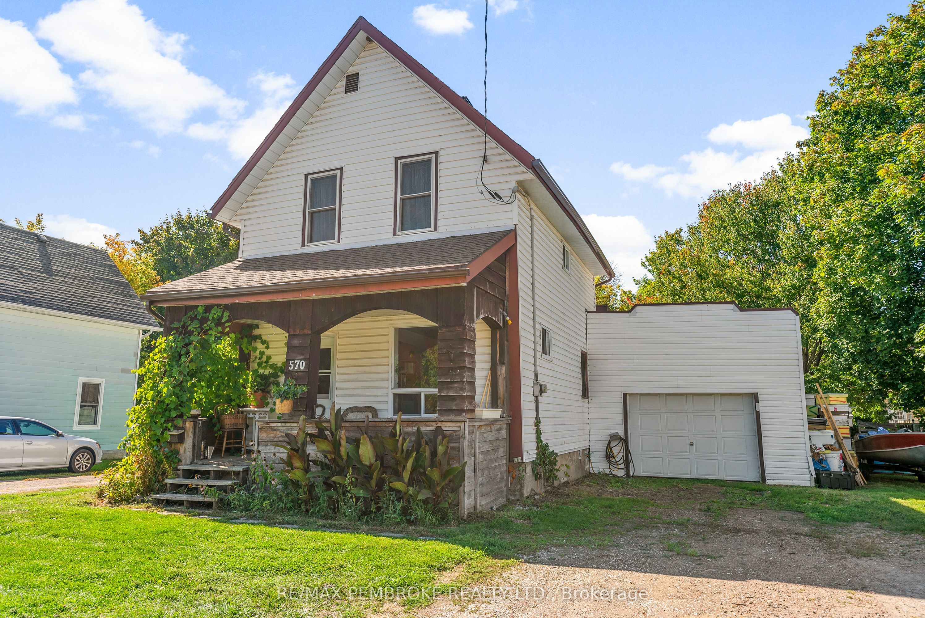 570 Eganville Road, Pembroke, ON K8A 4E9 photo 3