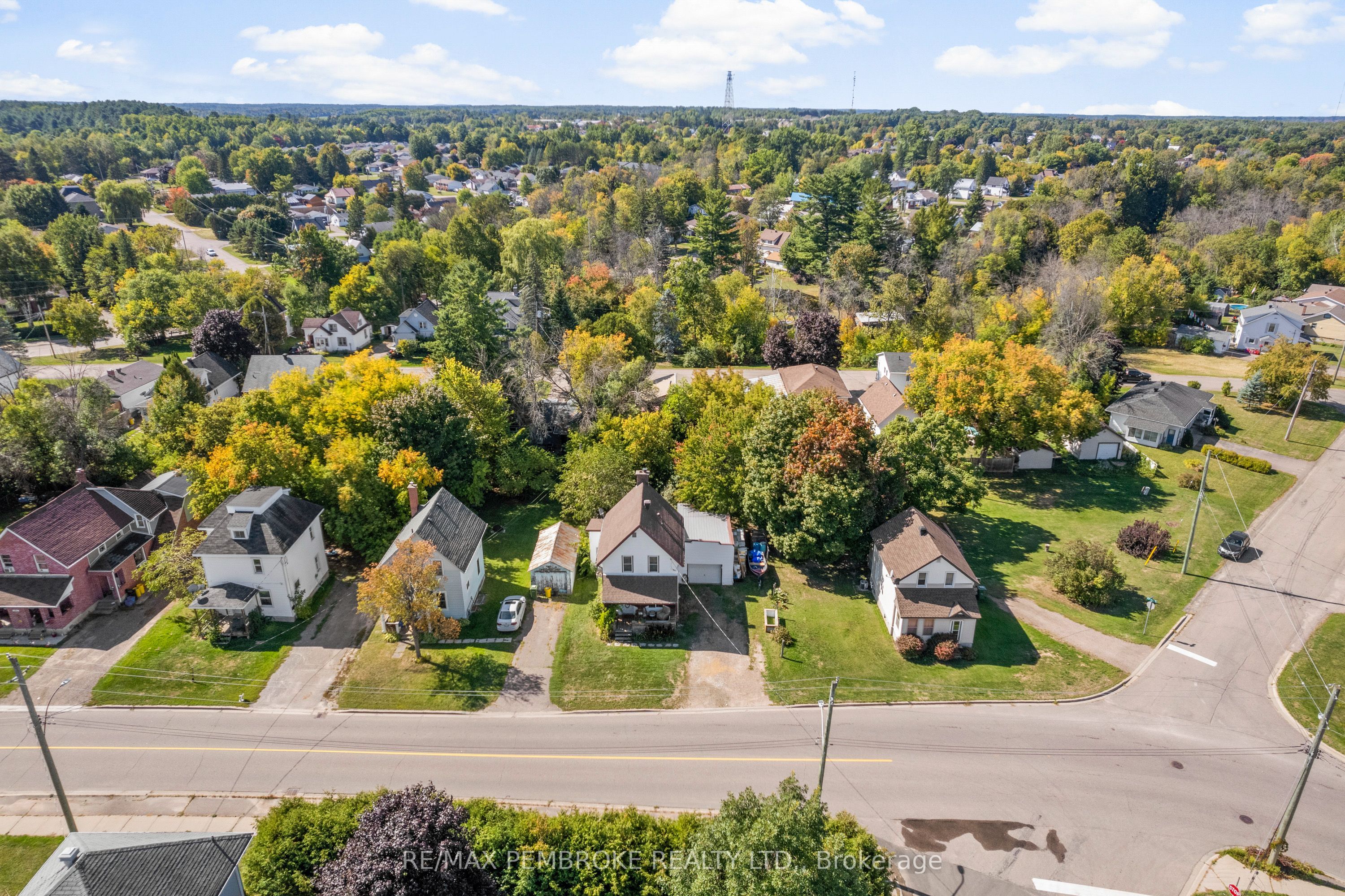 570 Eganville Road, Pembroke, ON K8A 4E9 photo 4