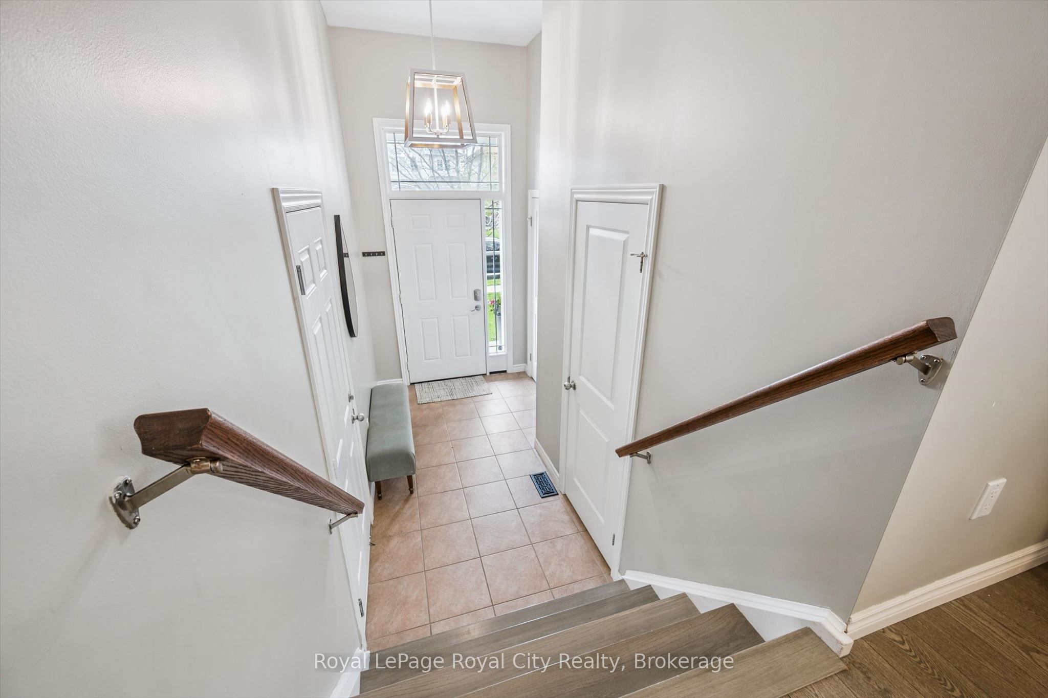 144 Kemp Crescent, Guelph, ON N1E 0K1 photo 3