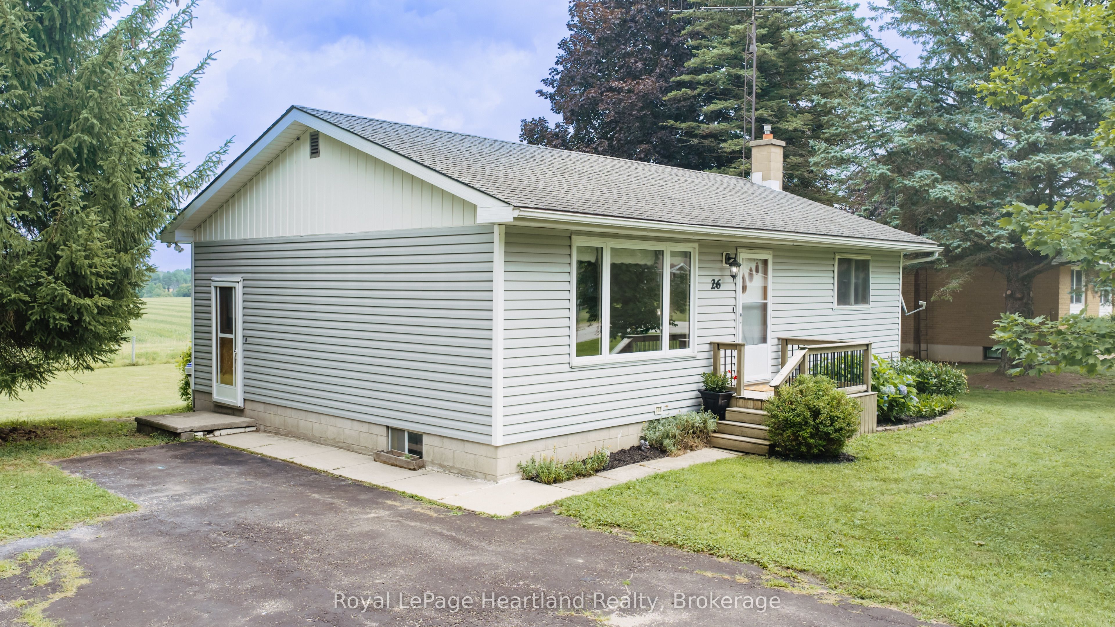 26 Brandon Street, Morris Turnberry, ON N0G 1E0 photo 2