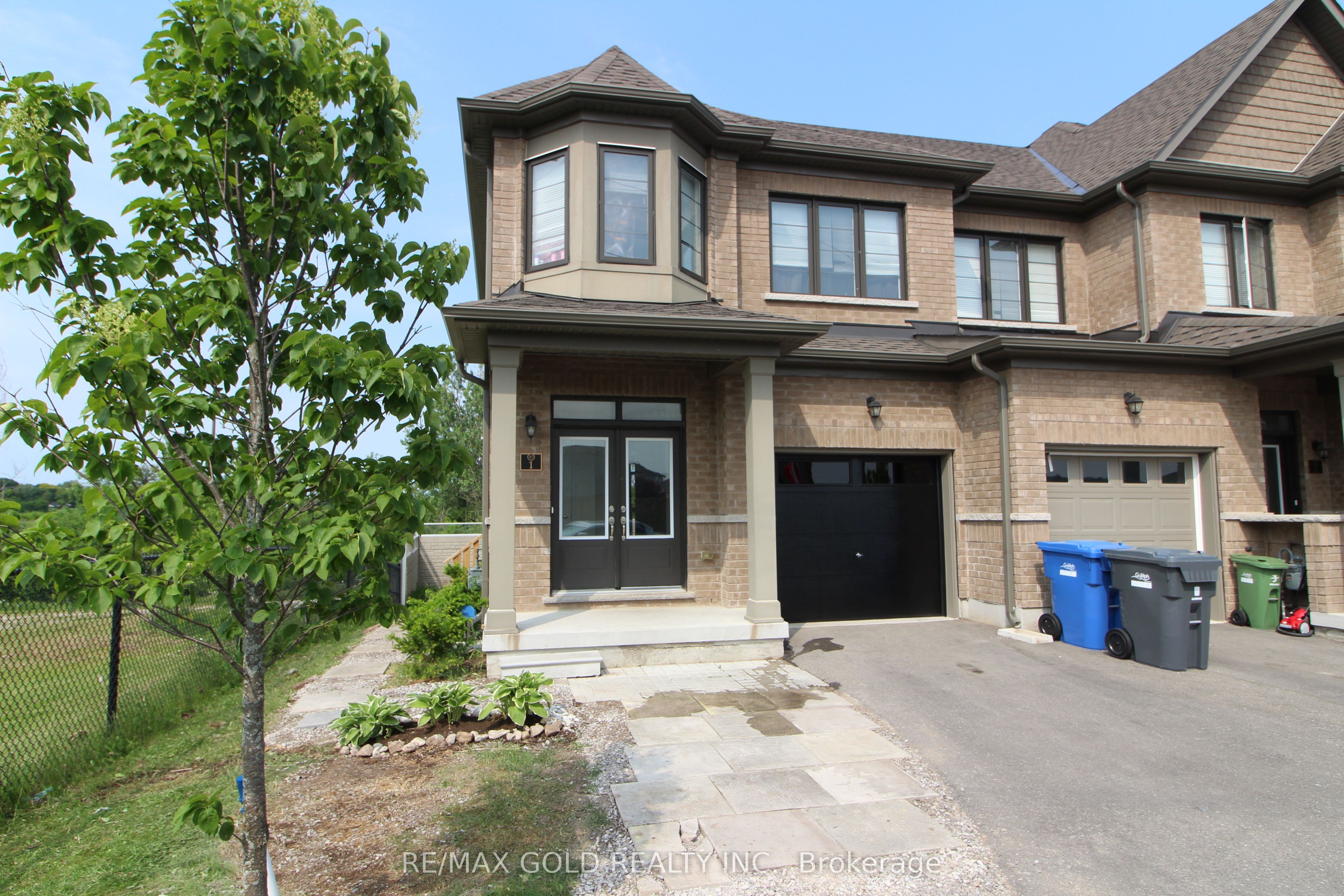 166 Deerpath Drive 1, Guelph, ON N1K 1W6