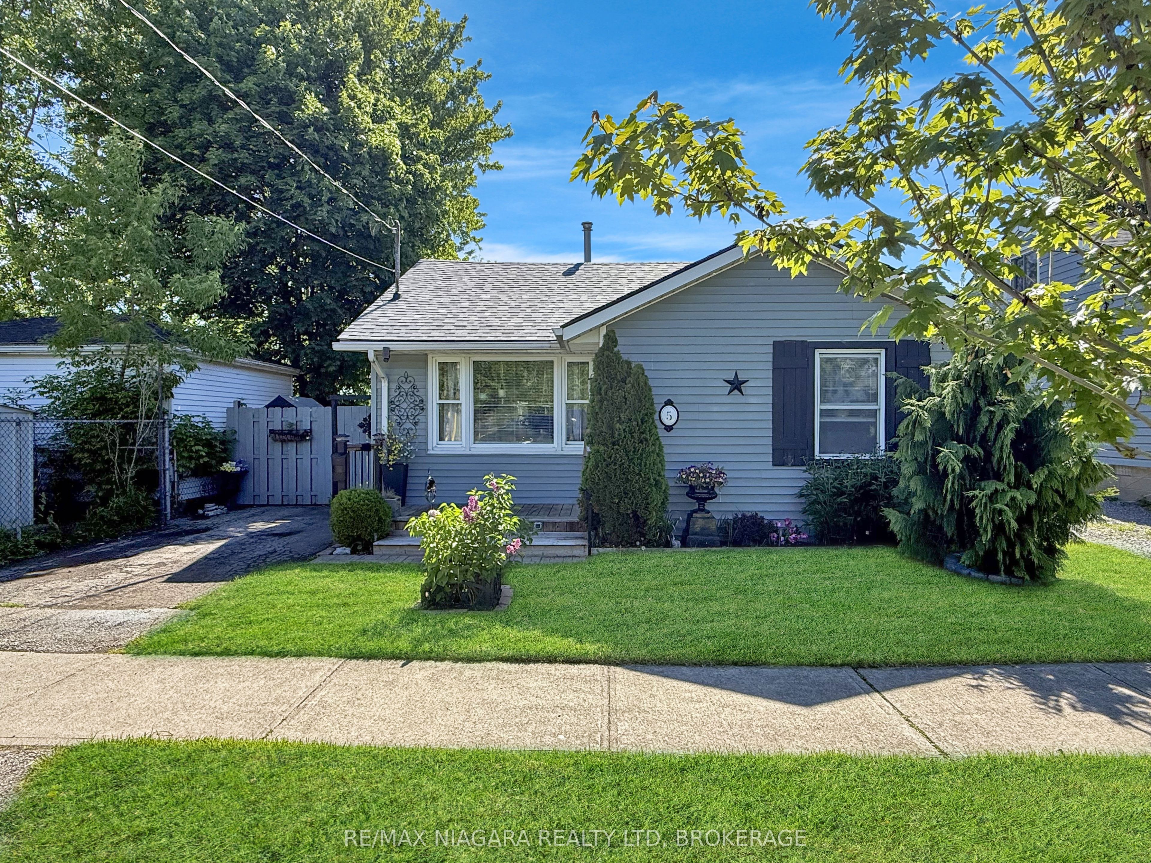 5 Aberdeen Court, Fort Erie, ON L2A 3Y7