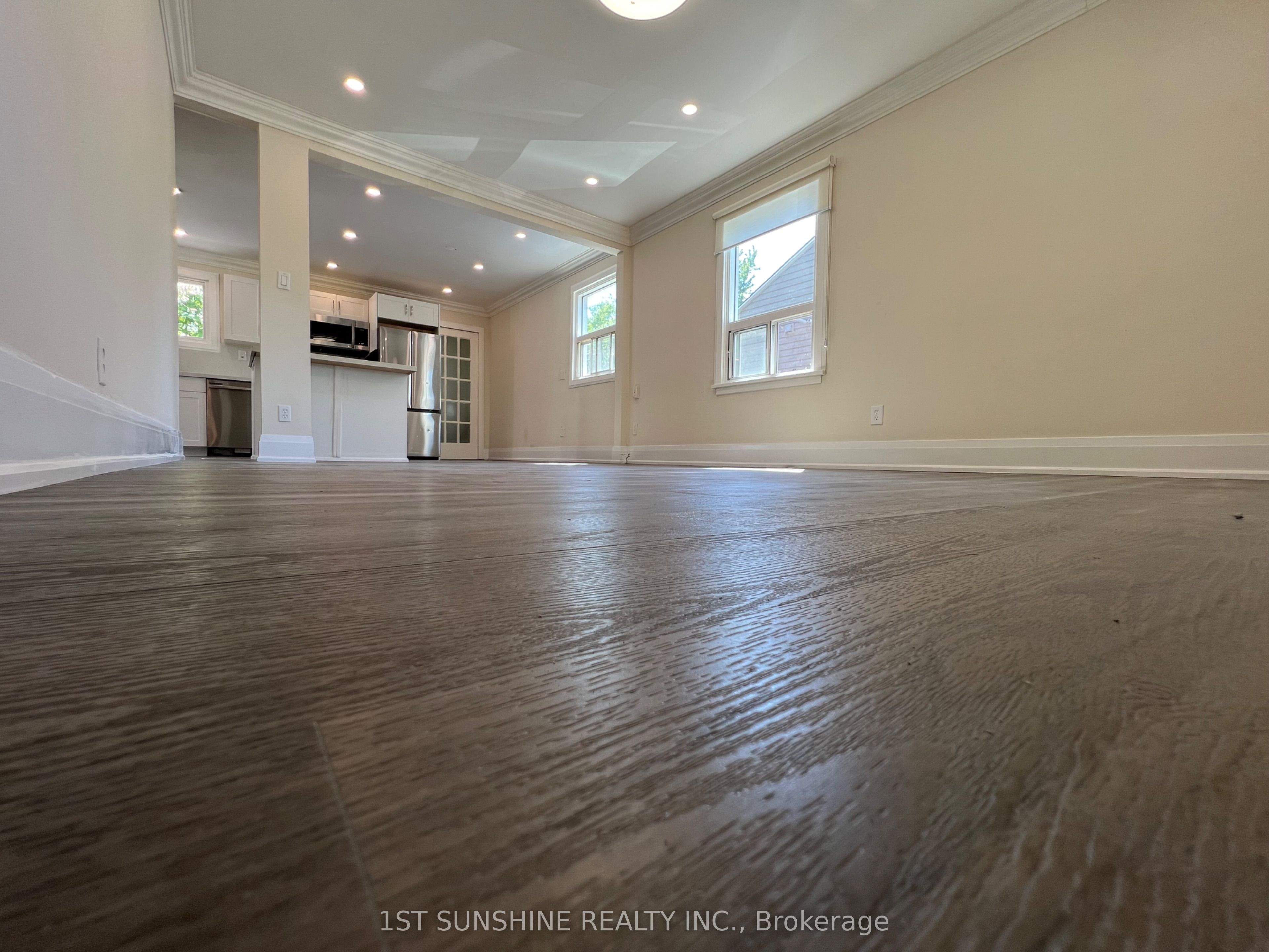 40 BARTLETT Street, St. Catharines, ON L2M 5L1 photo 2