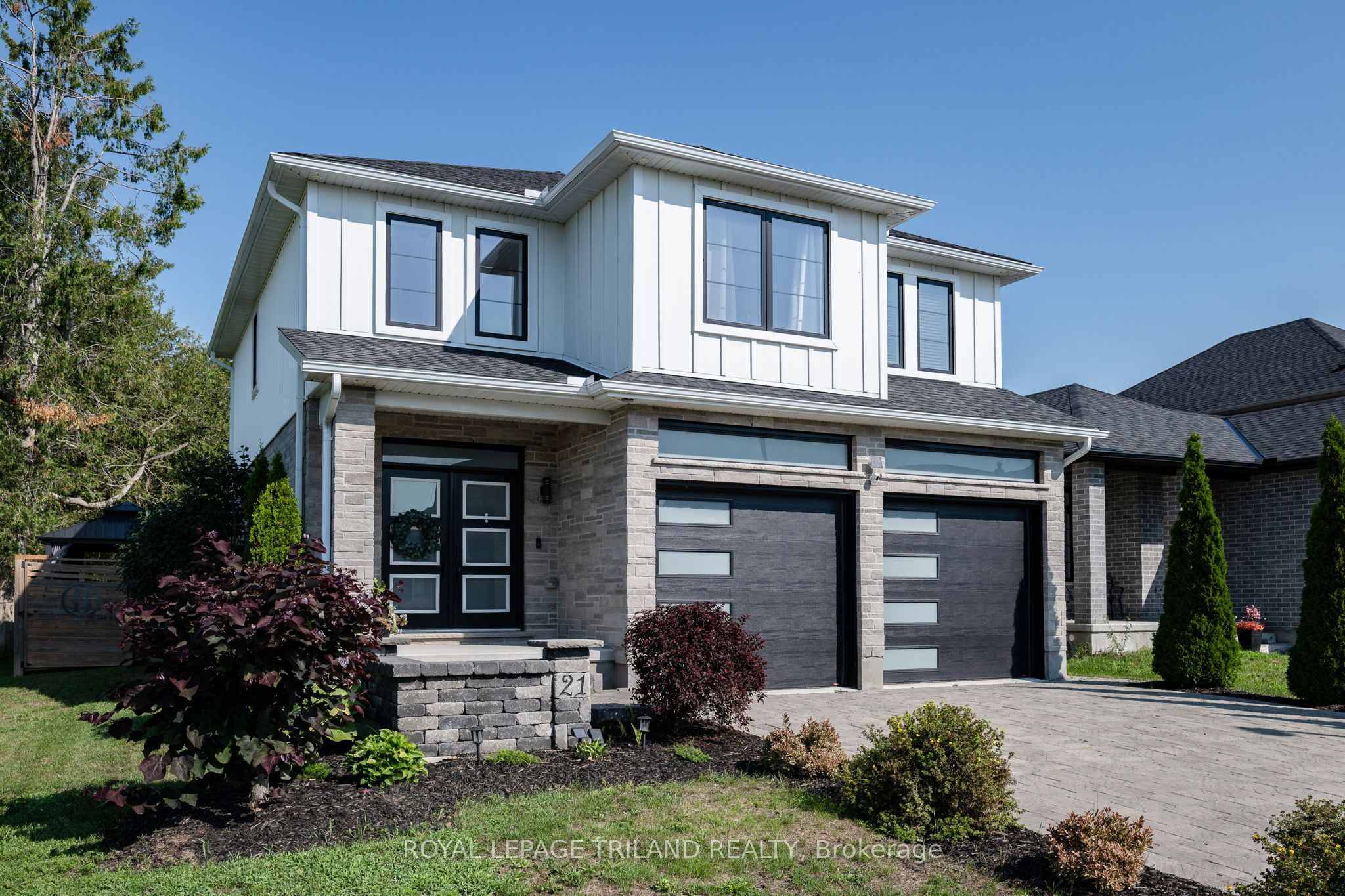 21 Armstrong Street, Strathroy-Caradoc, ON N0L 1W0