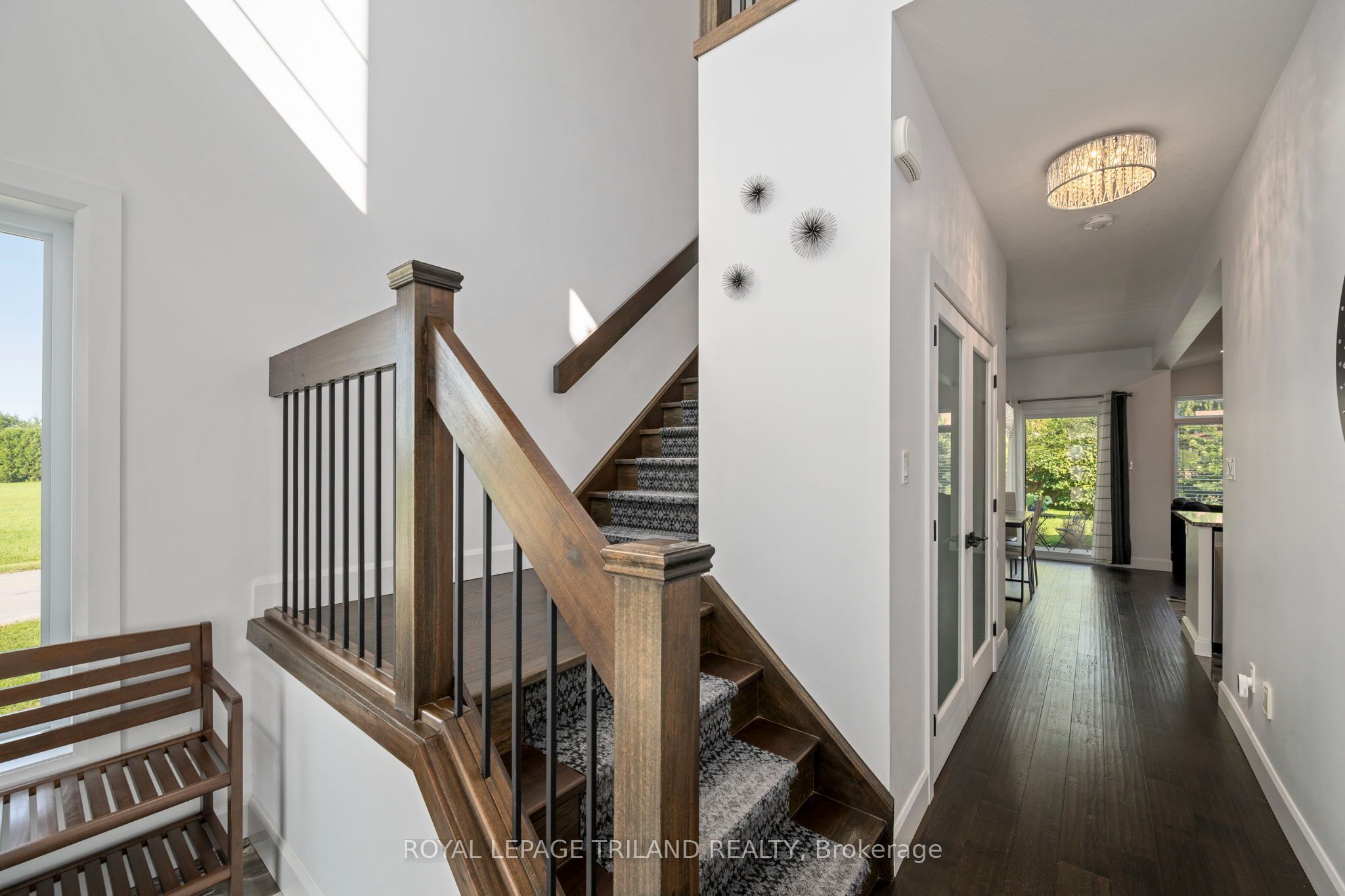 21 Armstrong Street, Strathroy-Caradoc, ON N0L 1W0 photo 4