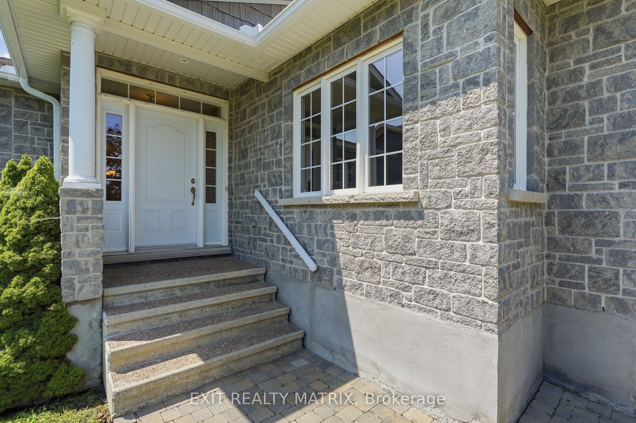 28 Station Trail Street, Russell, ON K4R 0A3 photo 3