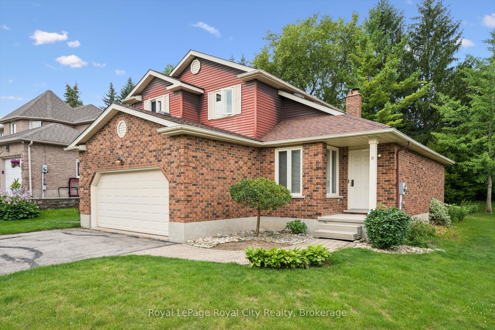 8 MOLLISON Court, Guelph, ON N1C 1A7 photo 2