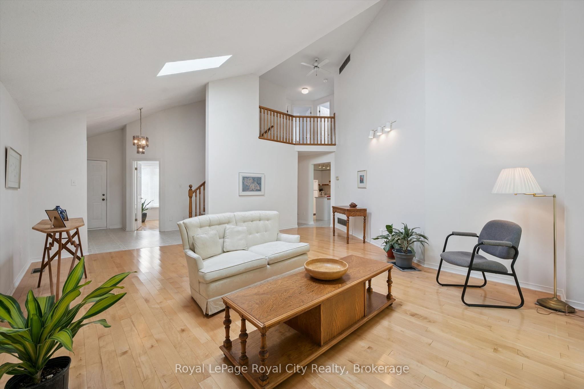 8 MOLLISON Court, Guelph, ON N1C 1A7 photo 5