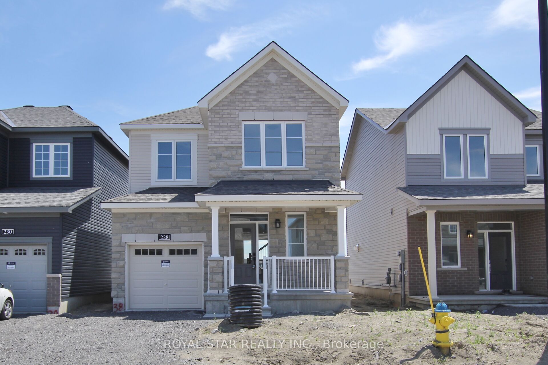 228 Elsie Macgill Walk, Kanata, ON K2W 0L4