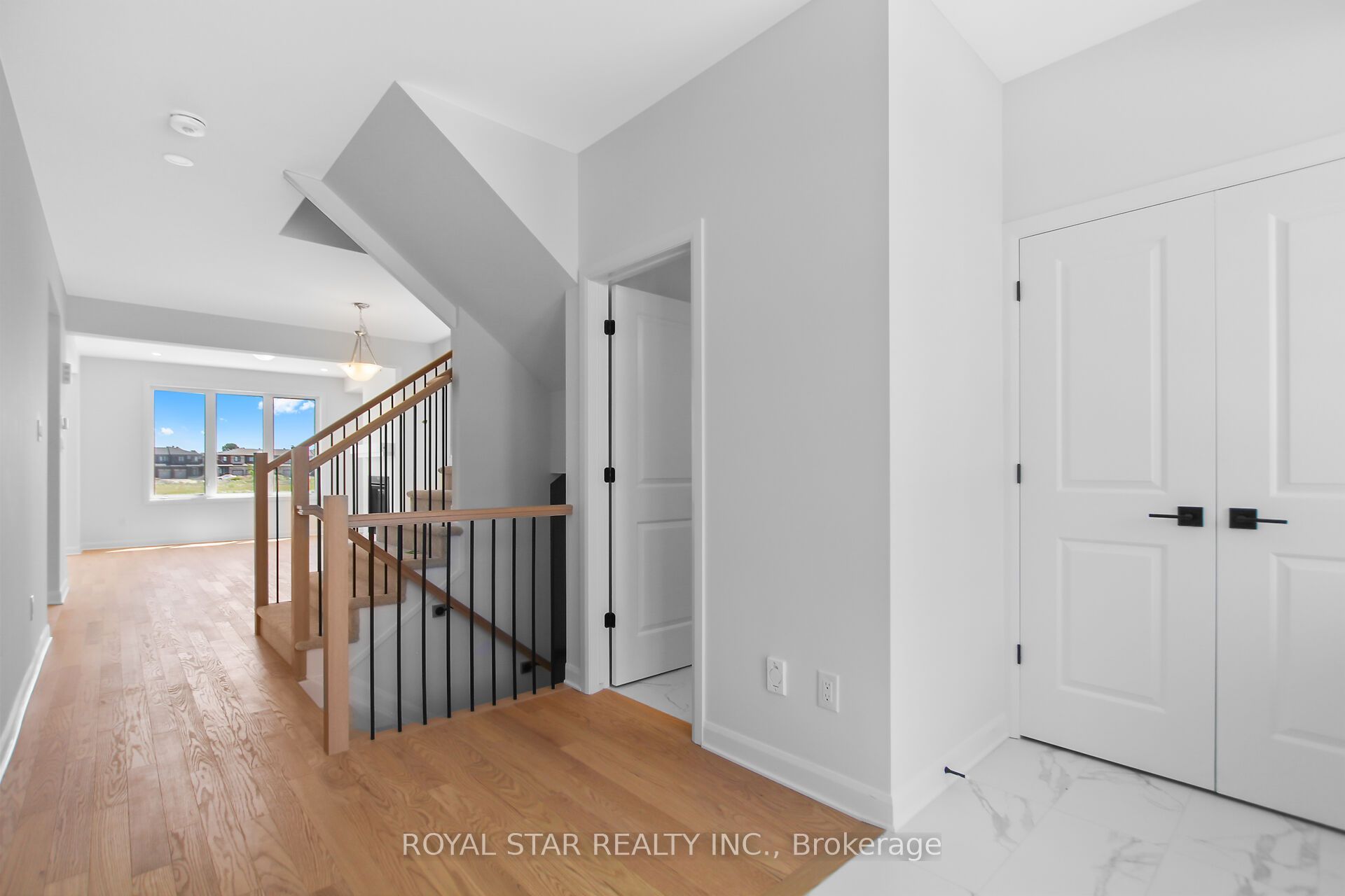 228 Elsie Macgill Walk, Kanata, ON K2W 0L4 photo 5