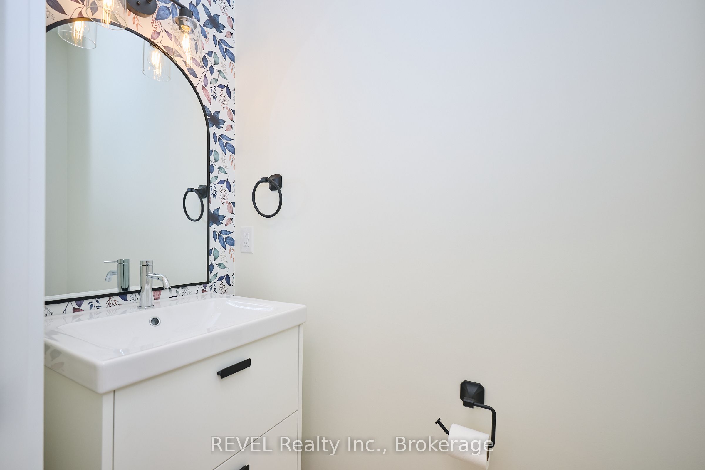 4650 Belfast Avenue Upper Unit, Niagara Falls, ON L2E 4G3 photo 3