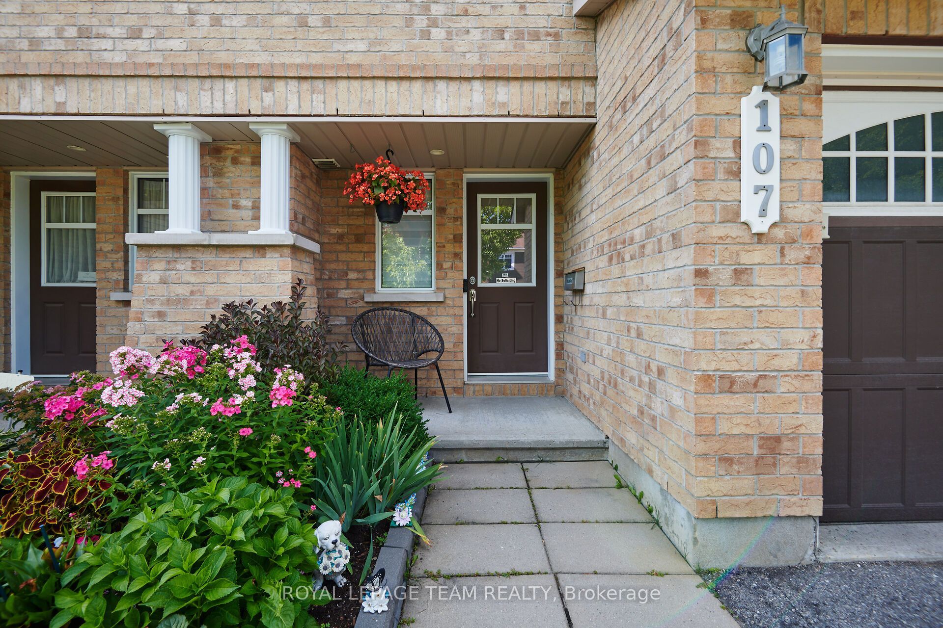 107 Garrity Crescent, Barrhaven, ON K2J 3T4 photo 3