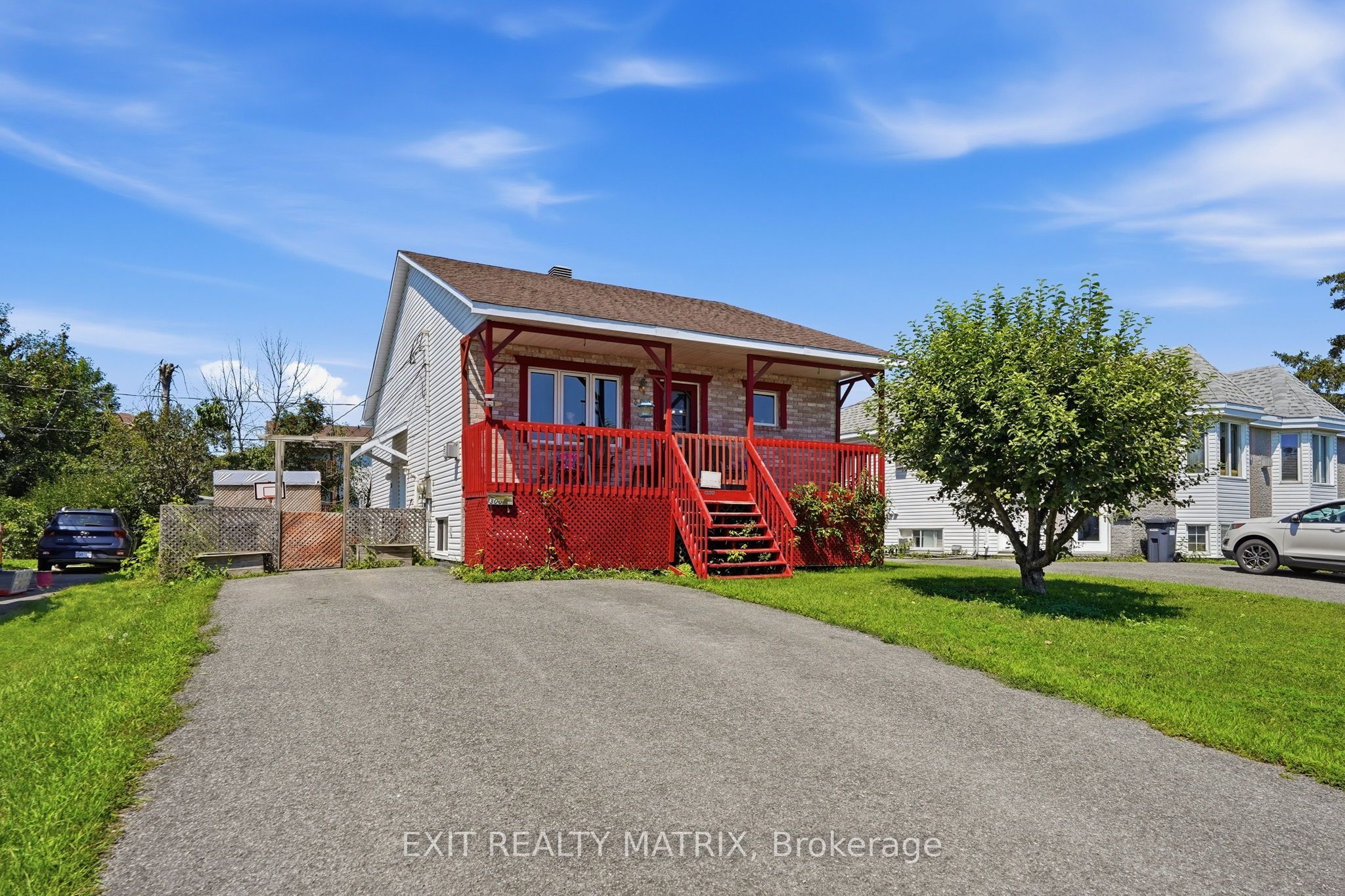 300 Tupper Street, Hawkesbury, ON K6A 2V2