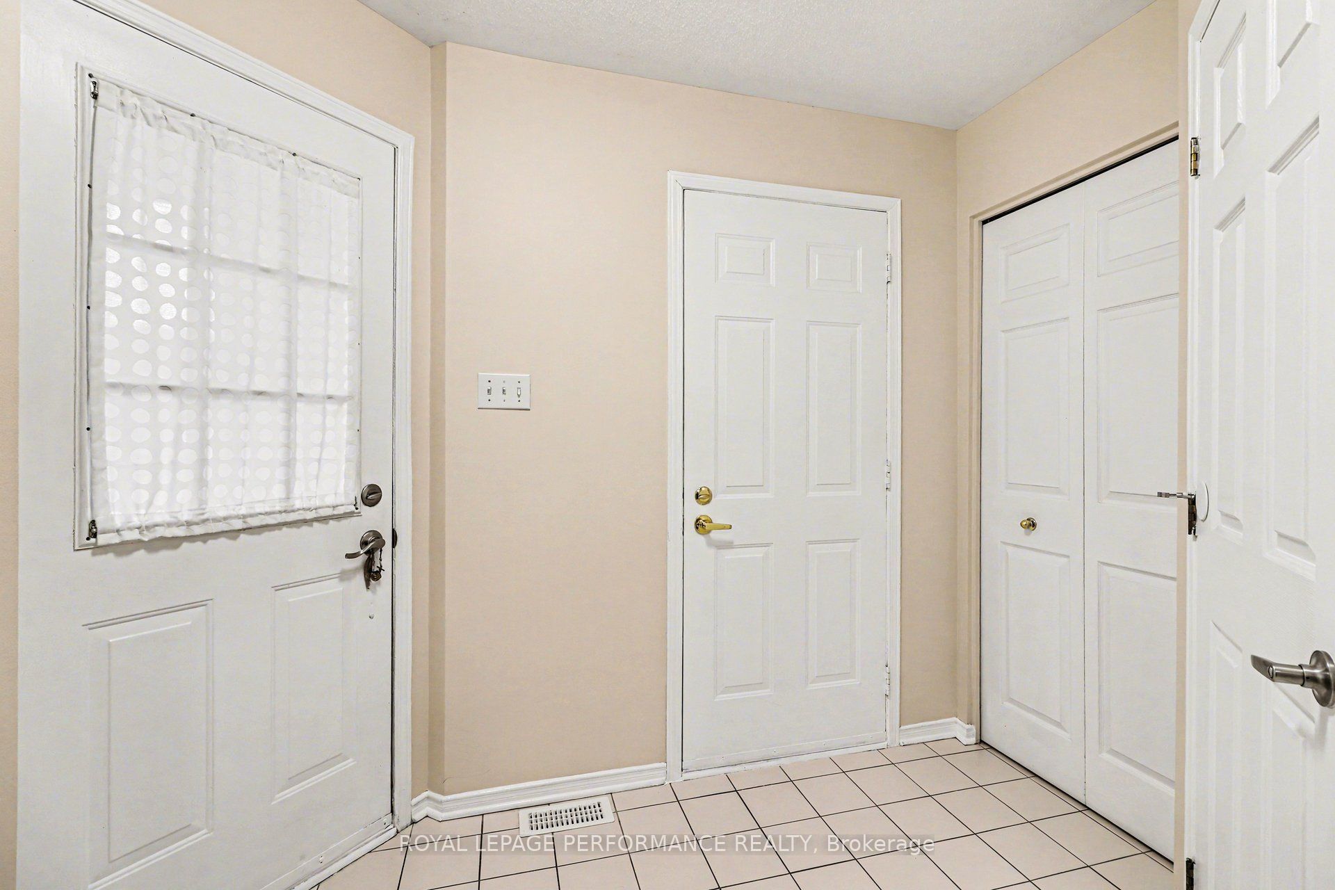897 Paradise Crescent, Orleans - Cumberland and Area, ON K4A 3S5 photo 3