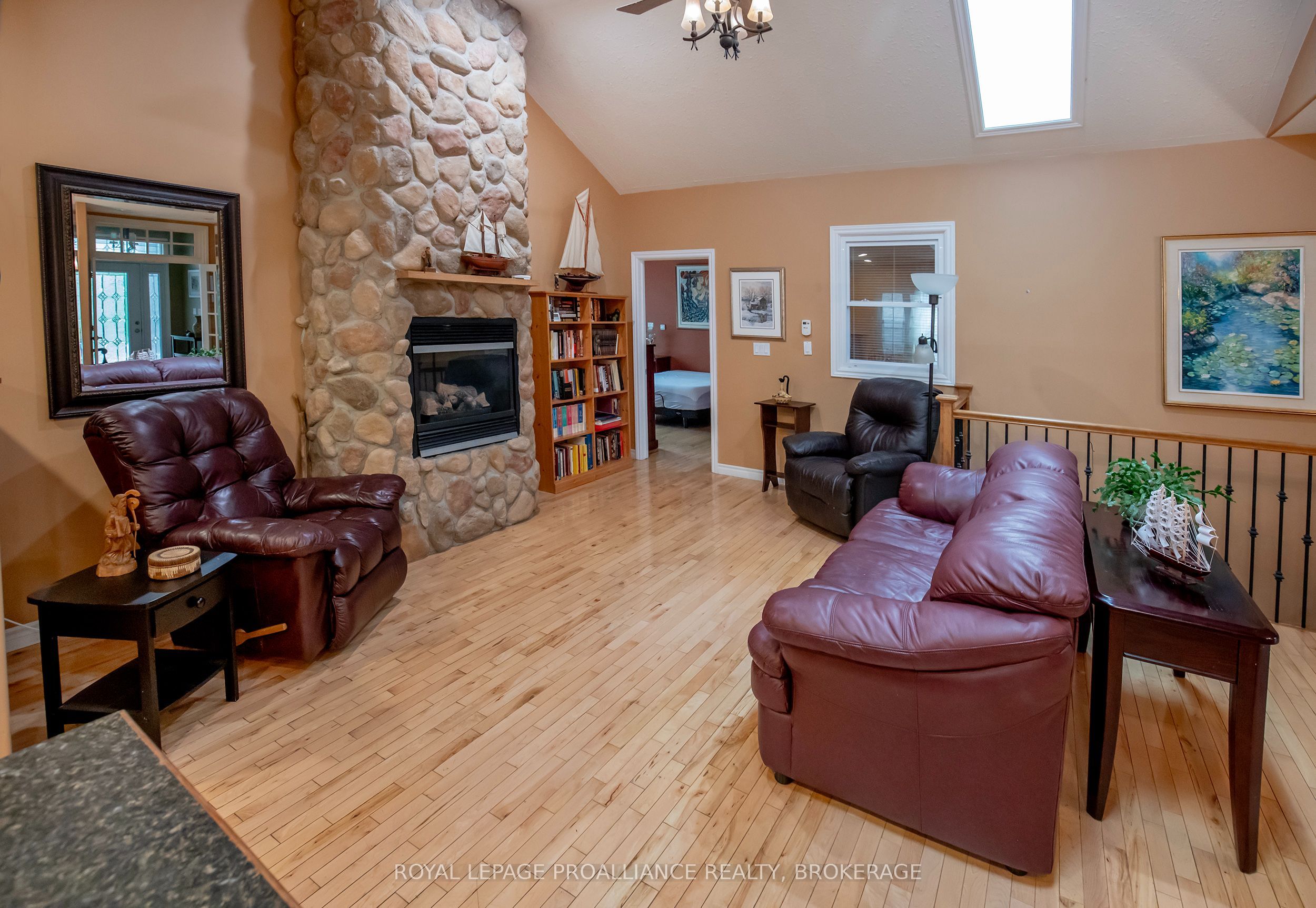 1098 Coverdale Drive, Kingston, ON K7M 8X7 photo 4