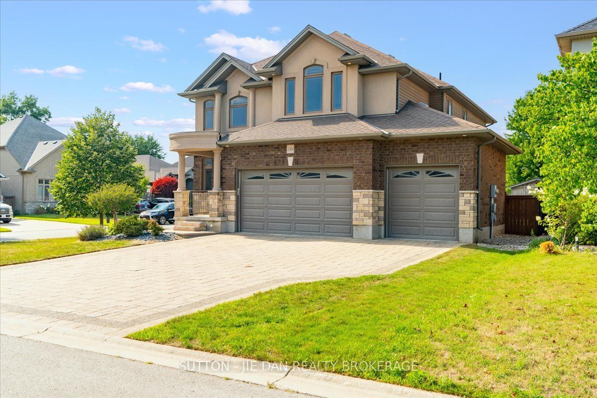 1304 EAGLETRACE Drive, London North, ON N6G 0E9 photo 2