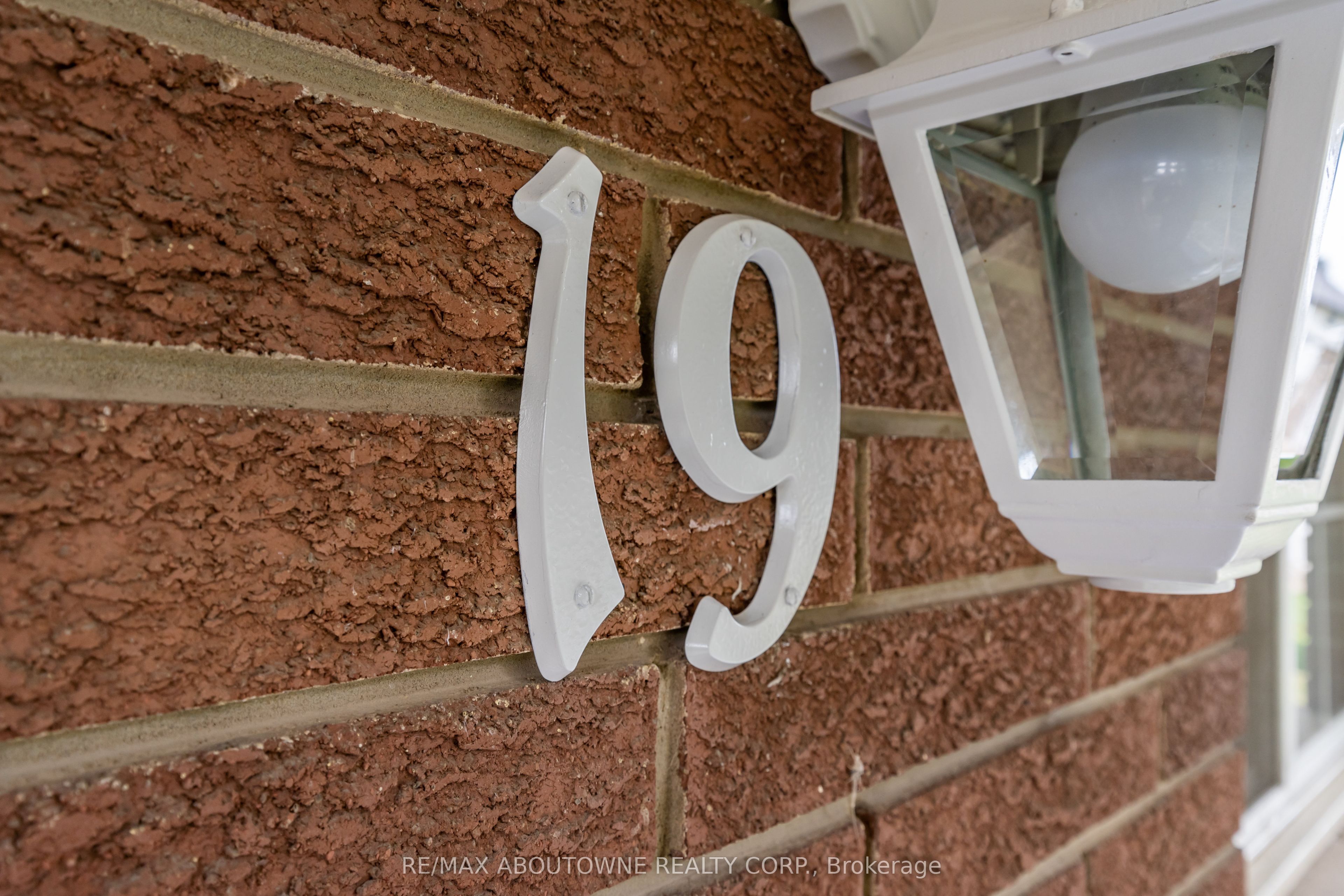 19 Friars Court, St. Catharines, ON L2N 6B4 photo 3