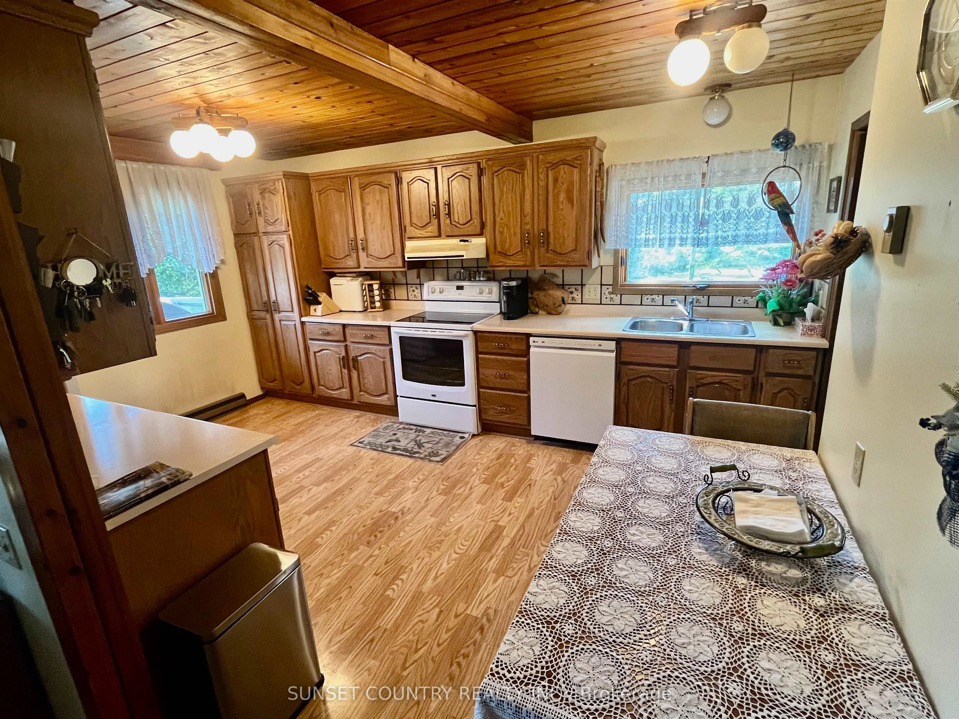 71 Lakeview Road, Dryden, ON P8N 2Y4 photo 2