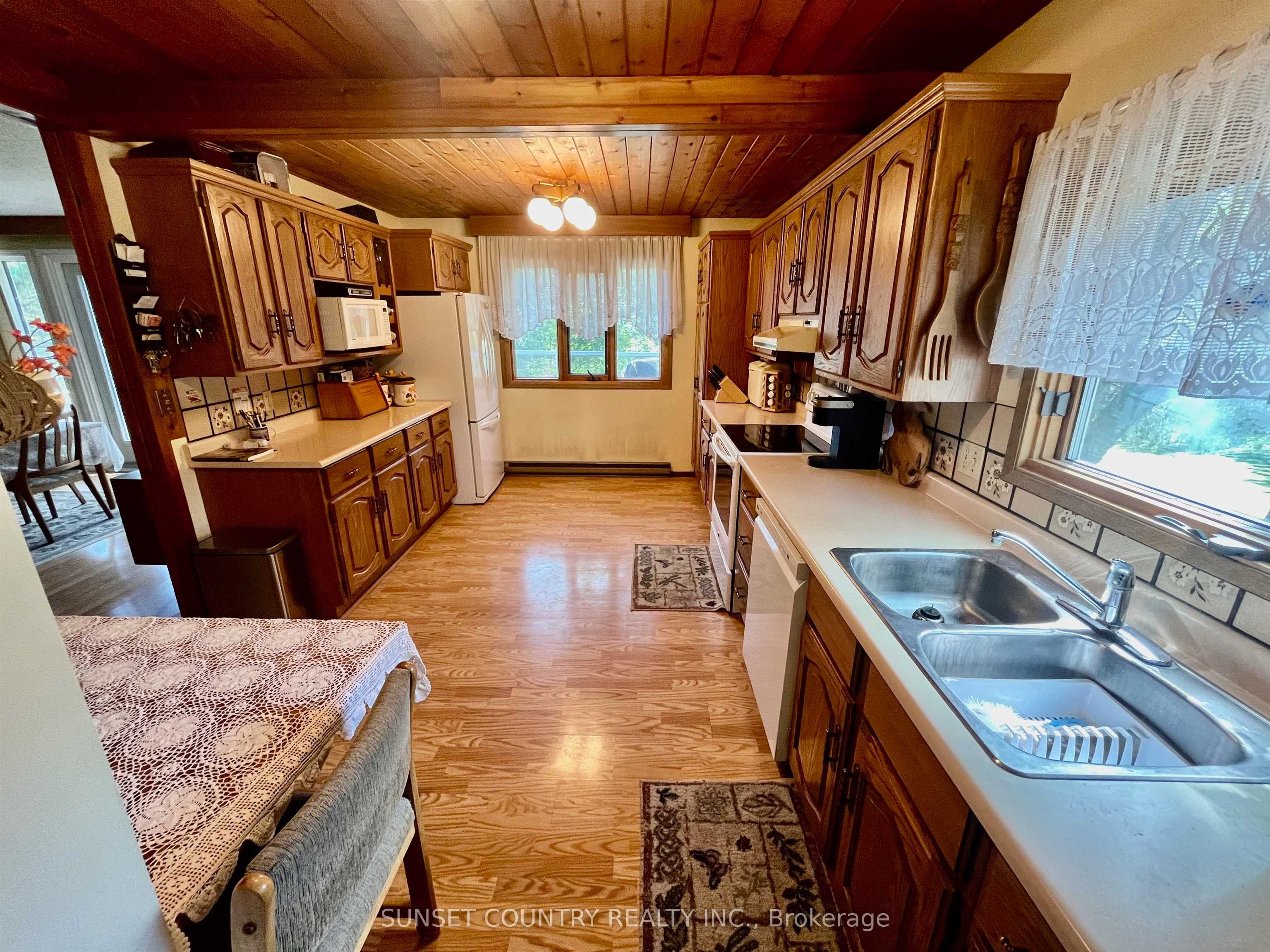 71 Lakeview Road, Dryden, ON P8N 2Y4 photo 3