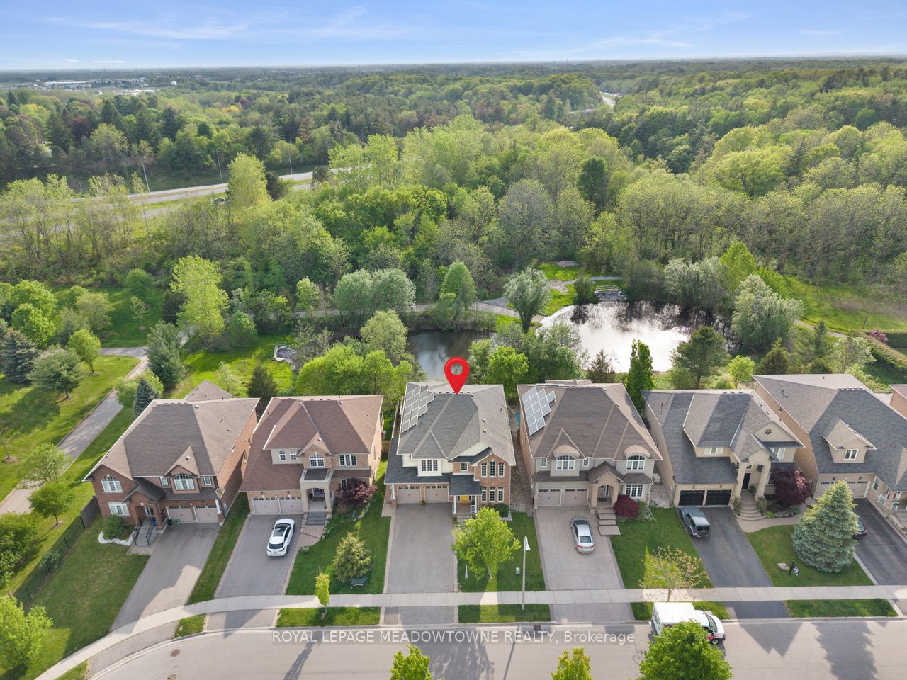 475 Valridge Drive, Hamilton, ON L9G 0B2 photo 2