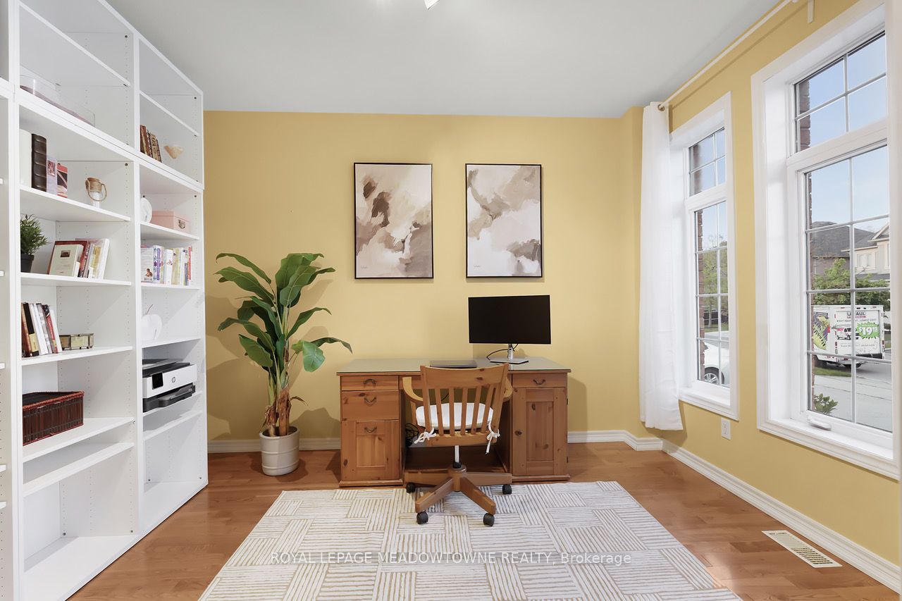 475 Valridge Drive, Hamilton, ON L9G 0B2 photo 5