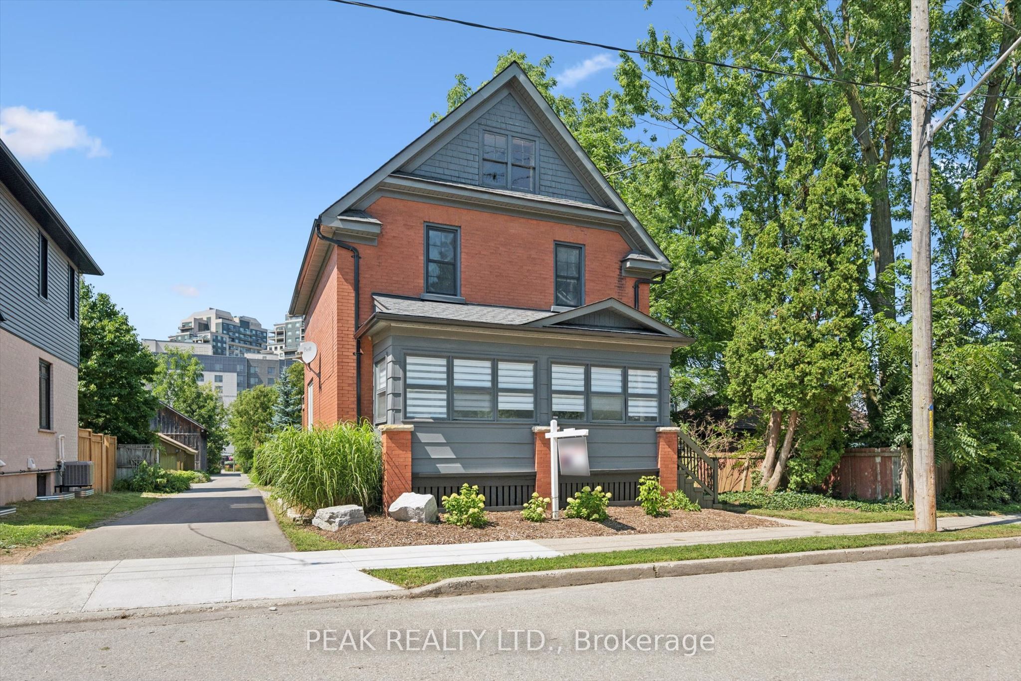 100 Dawson Street, Waterloo, ON N2L 1R4 photo 3