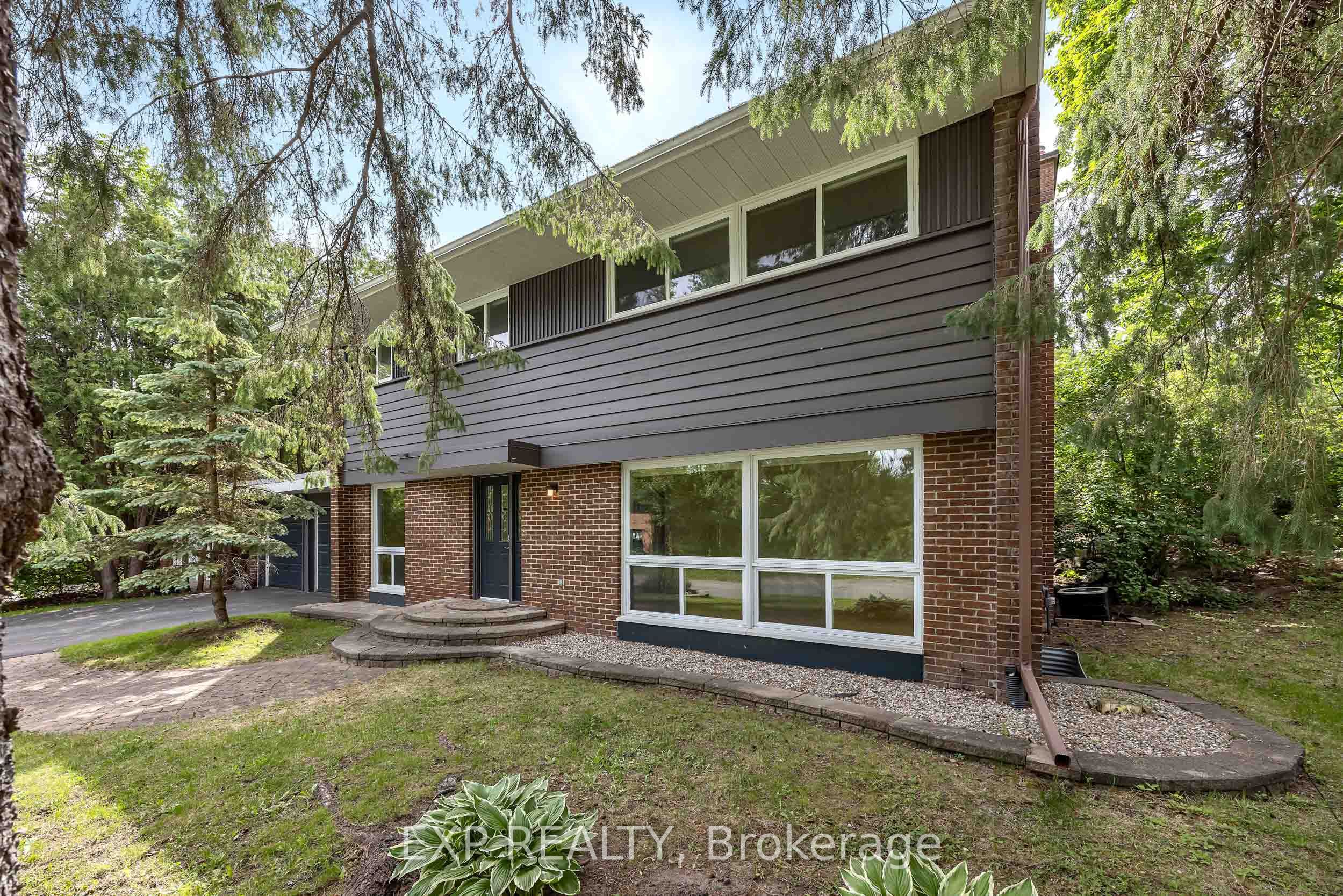 14 Carr Crescent, Kanata, ON K2K 1K4 photo 3