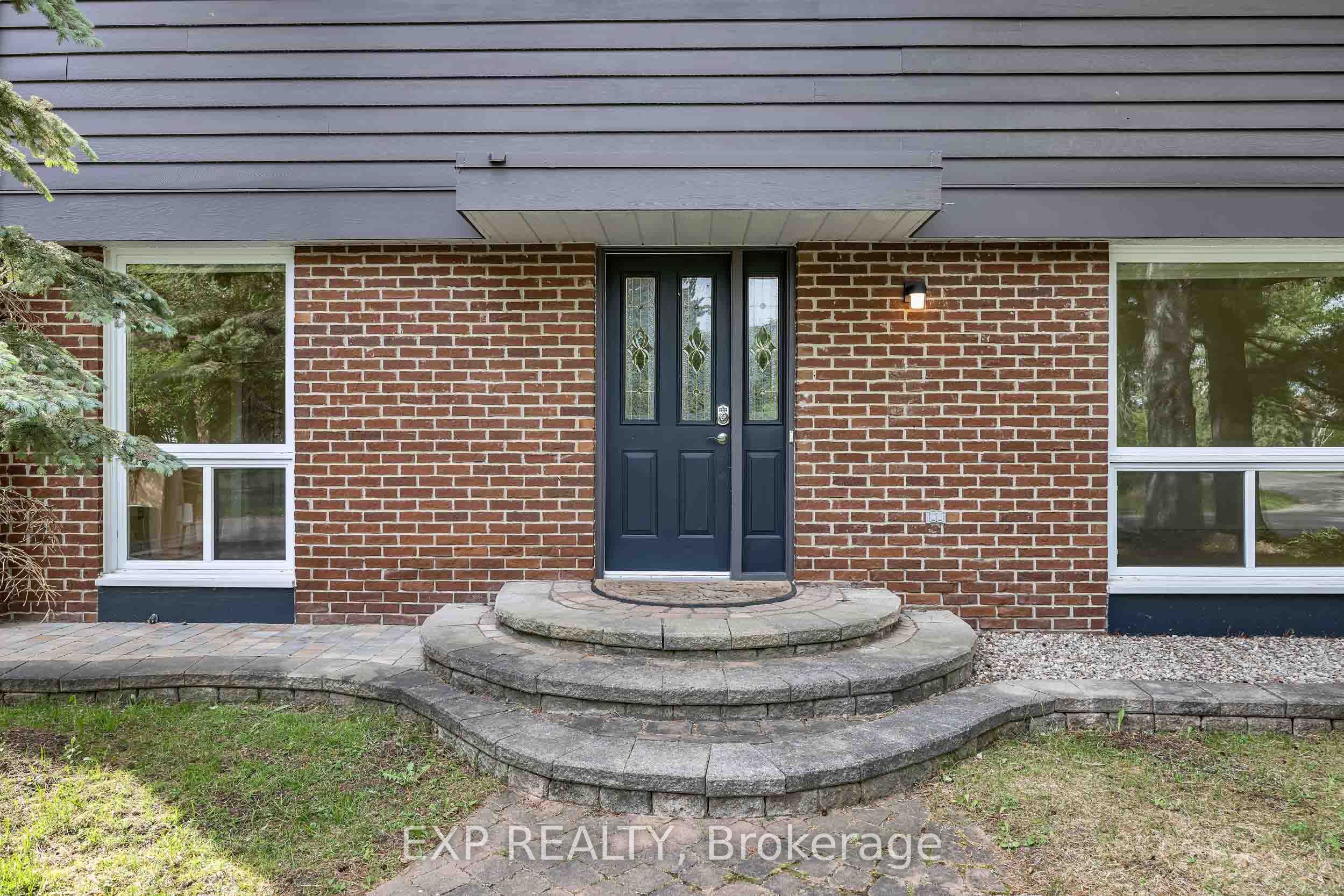 14 Carr Crescent, Kanata, ON K2K 1K4 photo 4