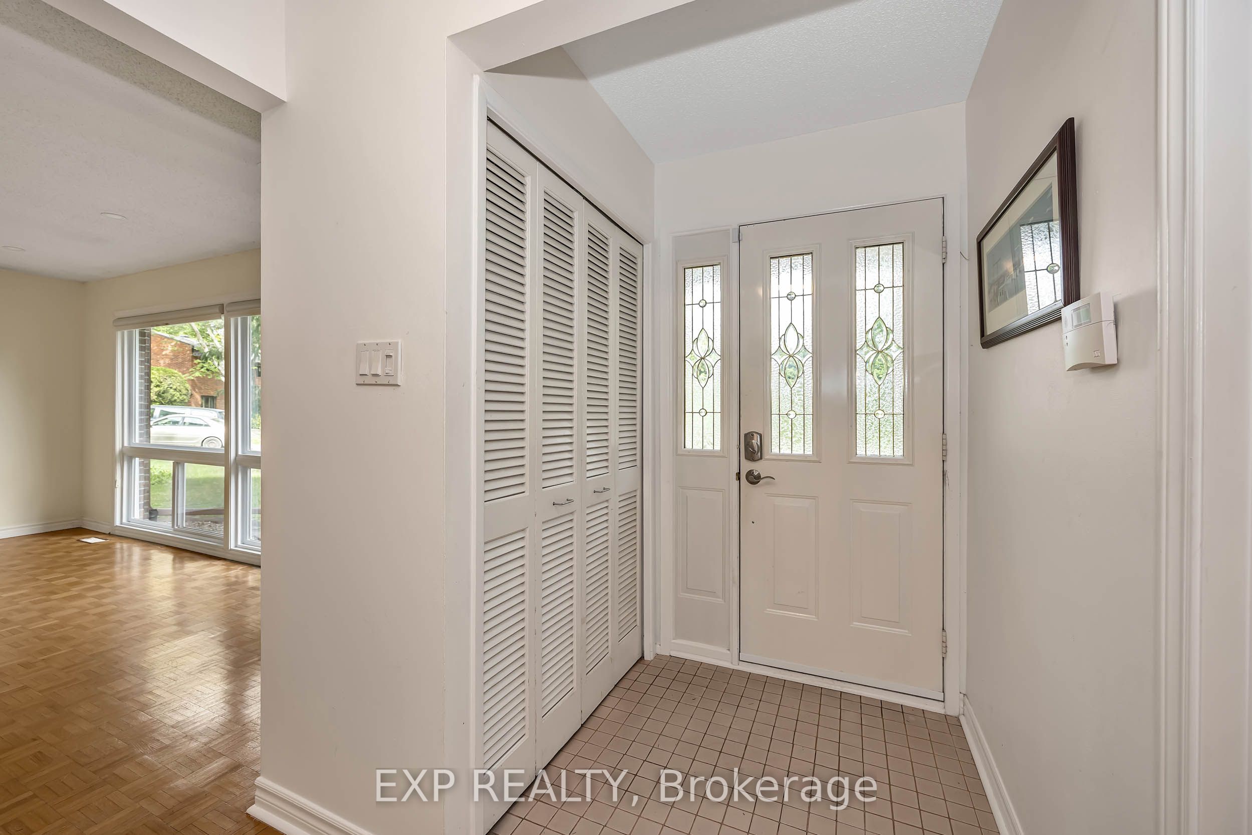 14 Carr Crescent, Kanata, ON K2K 1K4 photo 5