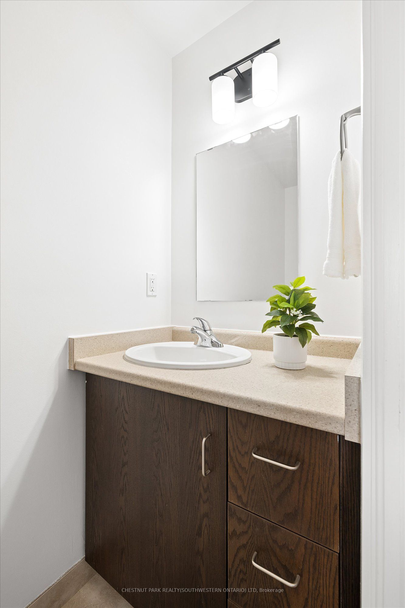 191 King Street S 705, Waterloo, ON N2J 1R1 photo 3
