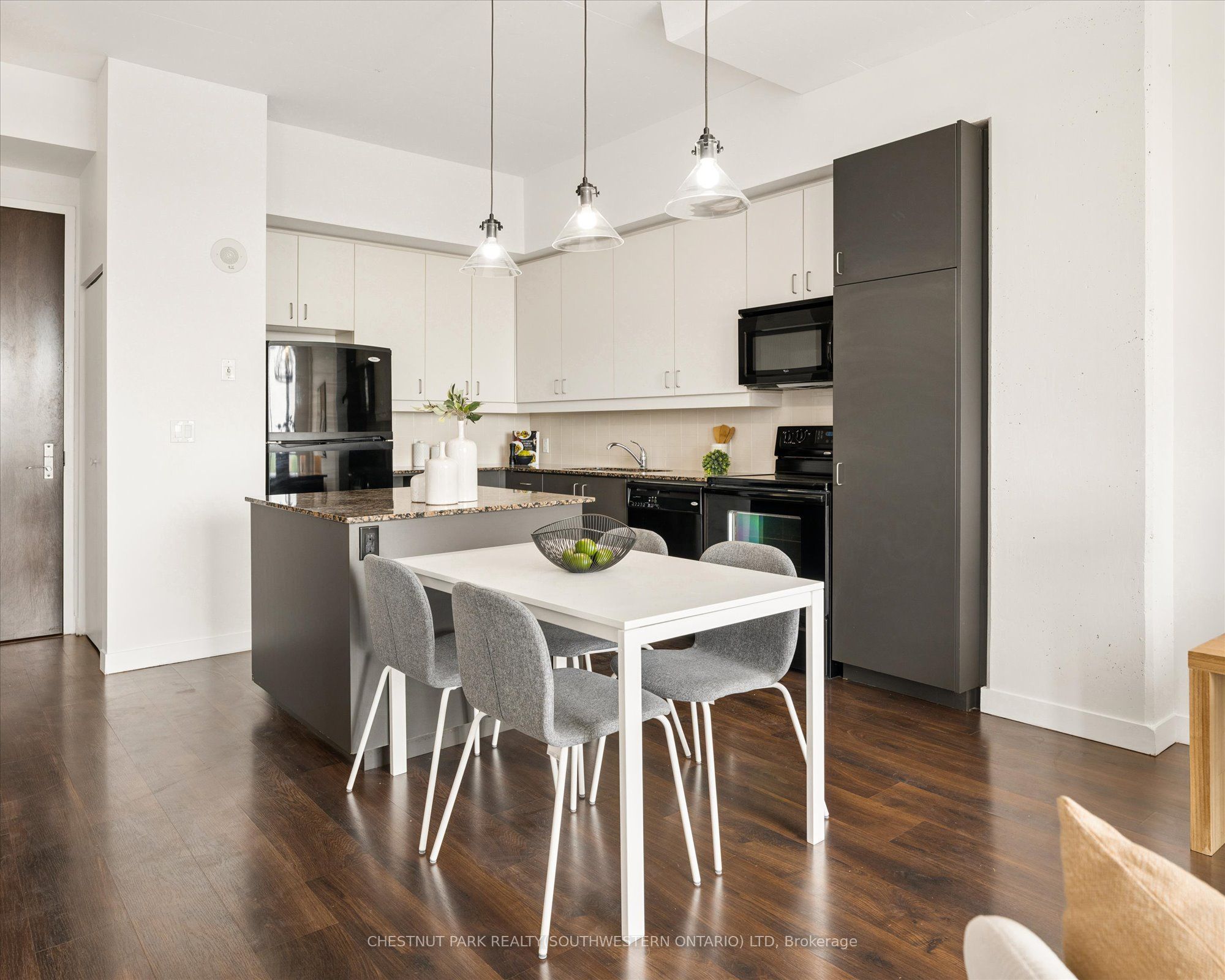 191 King Street S 705, Waterloo, ON N2J 1R1 photo 5