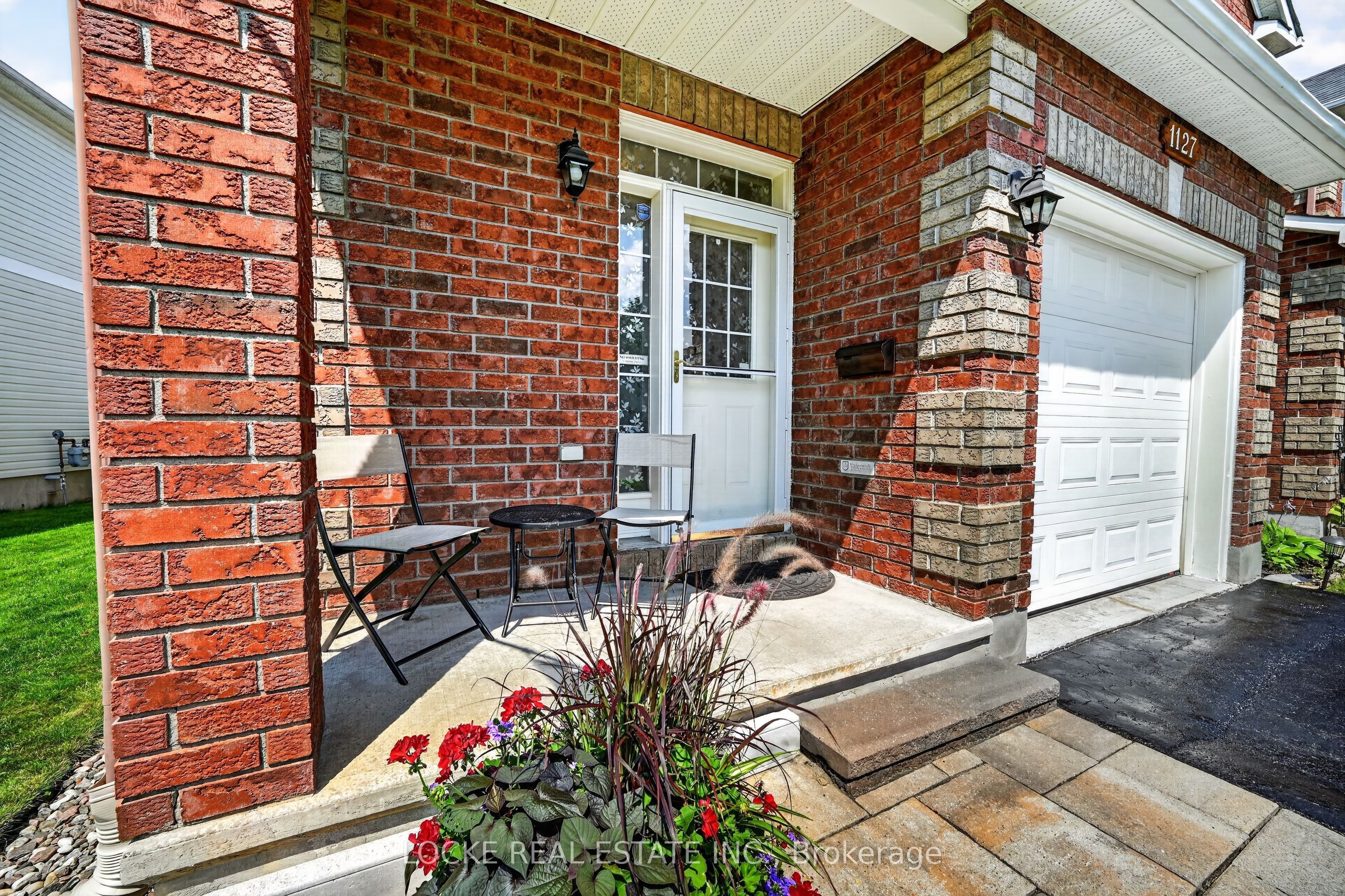 1127 Brasseur Crescent, Orleans - Cumberland and Area, ON K4A 5A2 photo 3